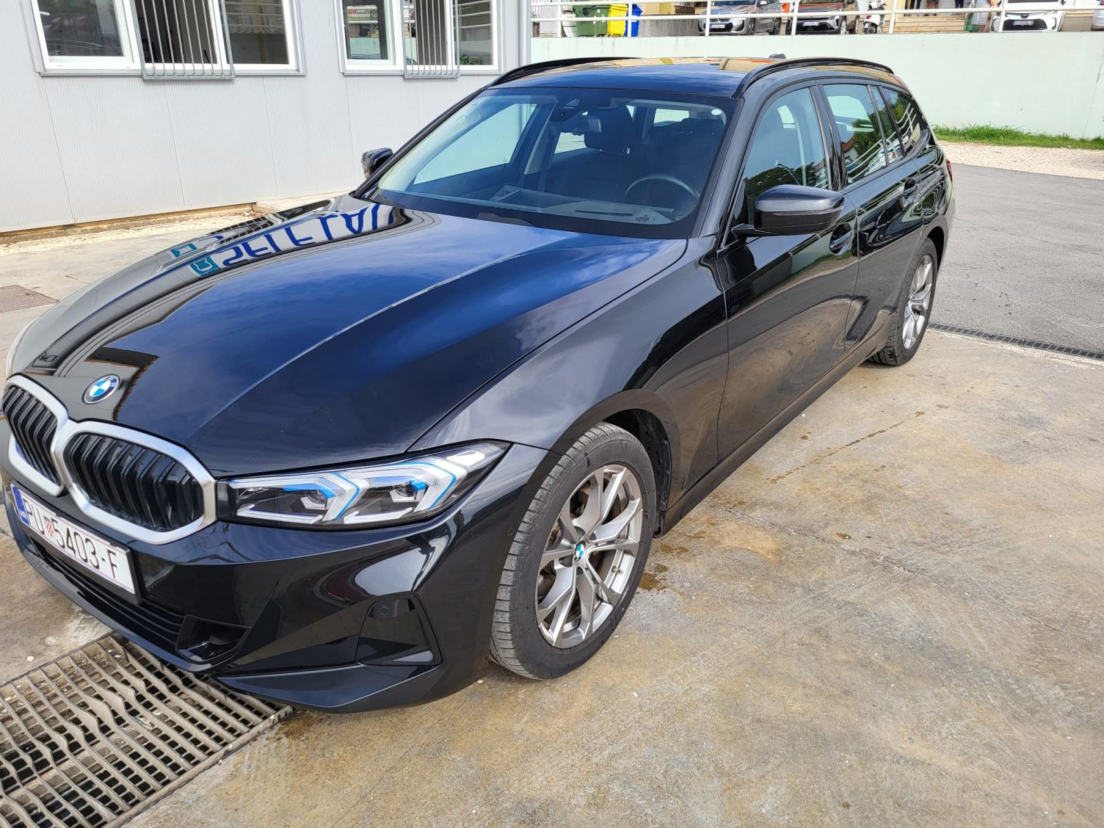 BMW serija 3 Touring 318d automatik, fotografija 2