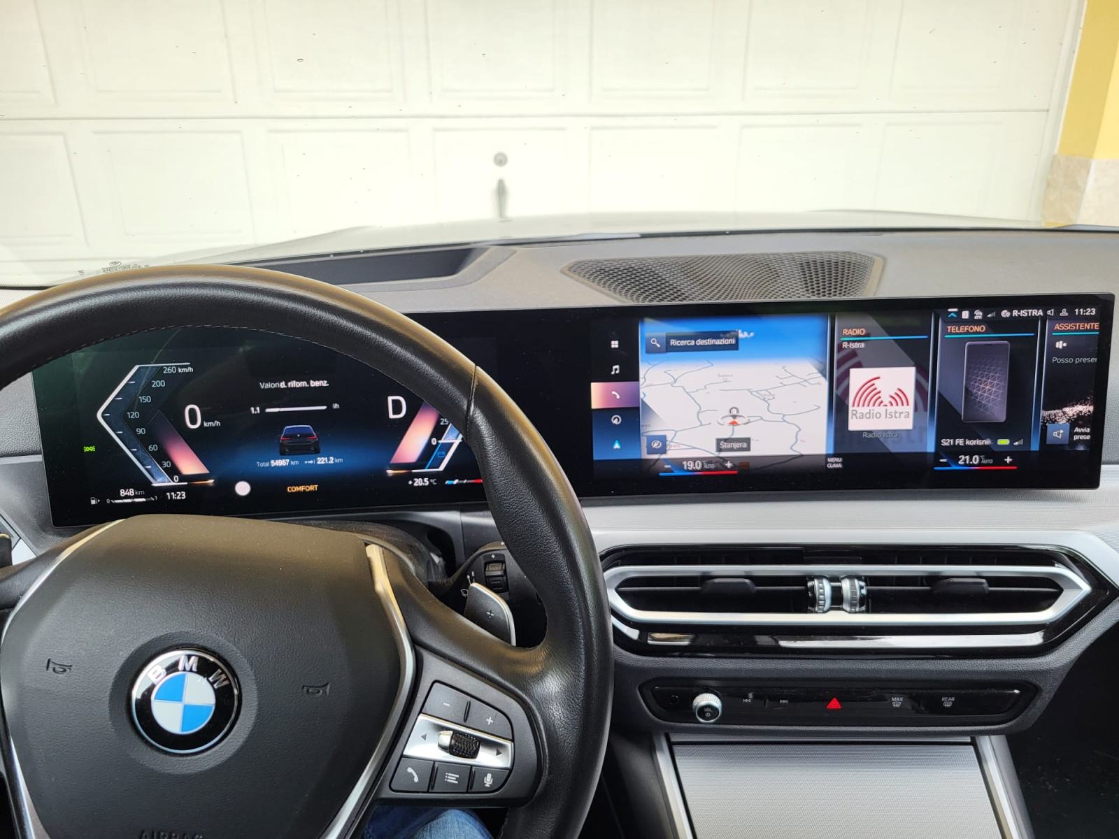 BMW serija 3 Touring 318d automatik, fotografija 11