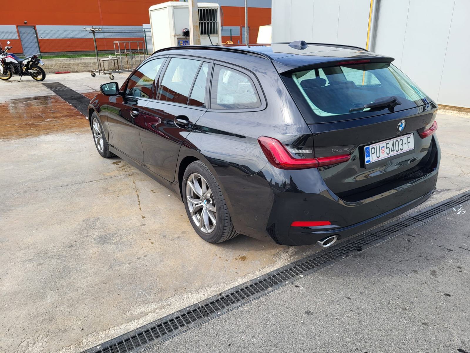BMW serija 3 Touring 318d automatik, fotografija 7