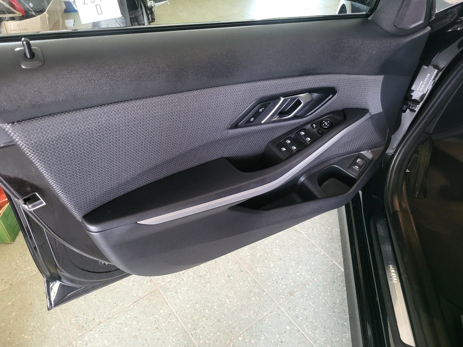 BMW serija 3 Touring 318d automatik, fotografija 14