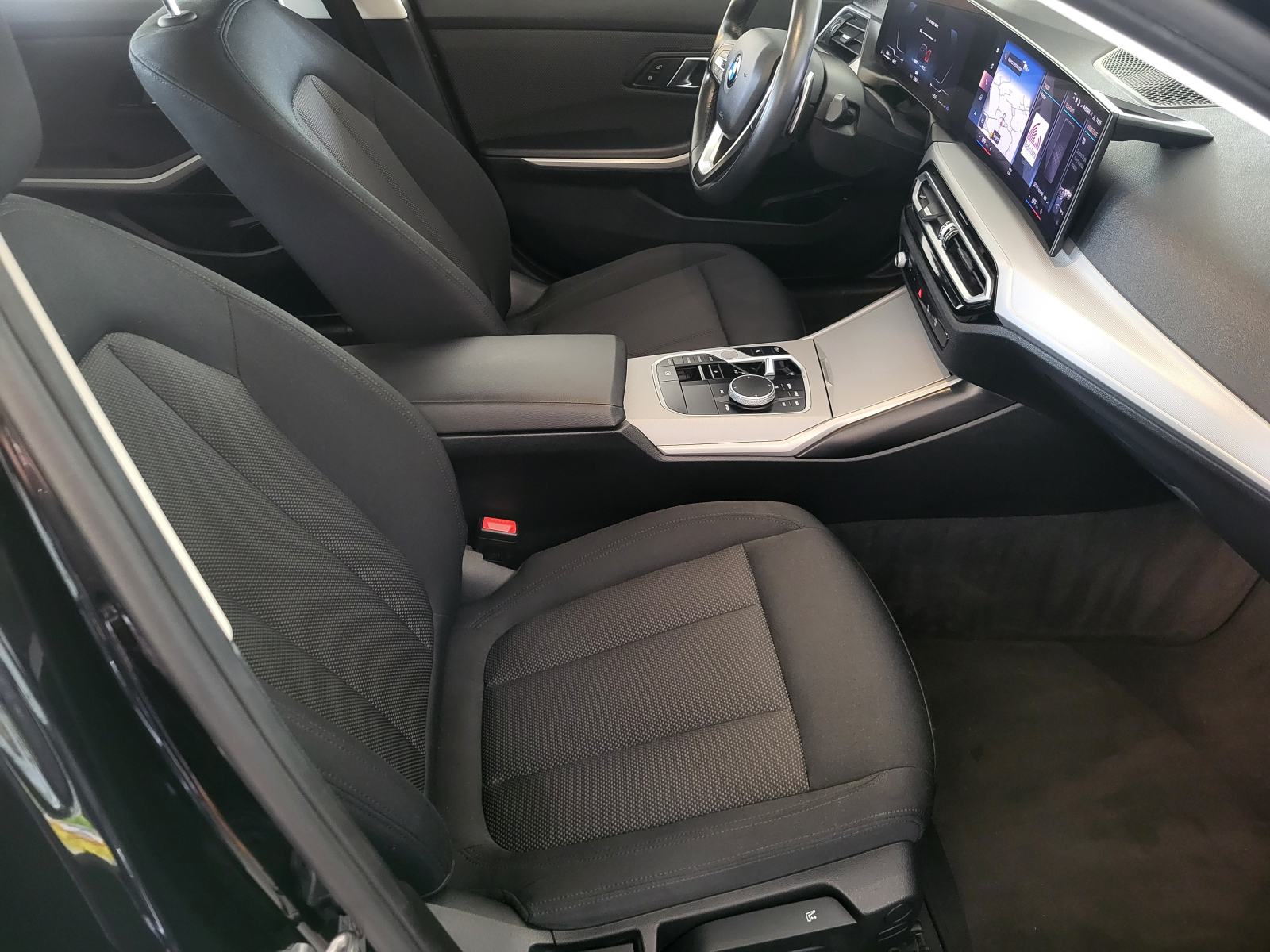 BMW serija 3 Touring 318d automatik, fotografija 15