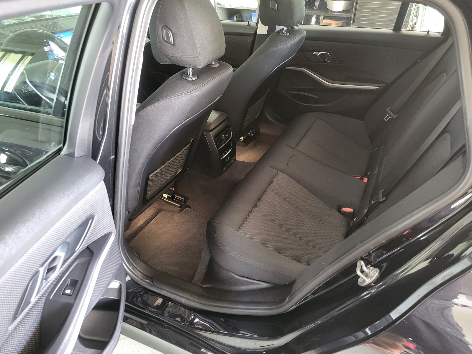 BMW serija 3 Touring 318d automatik, fotografija 16