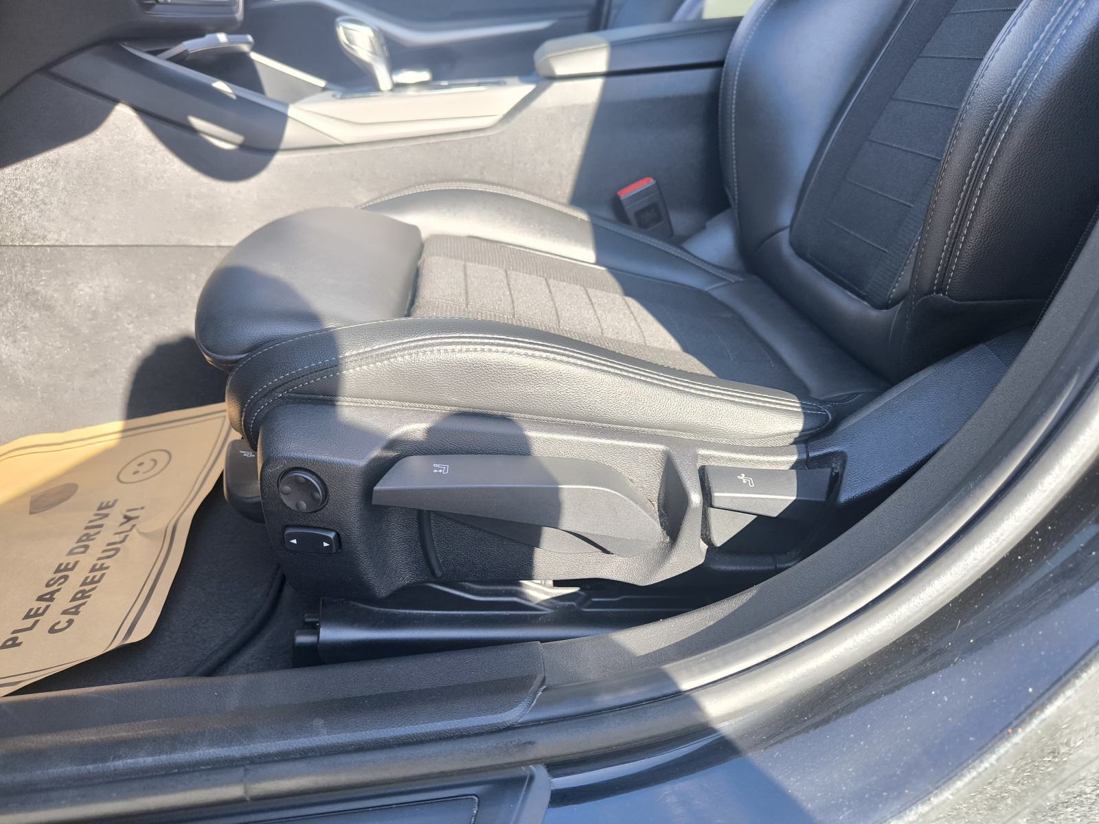 BMW serija 3 Touring 318d automatik, fotografija 13