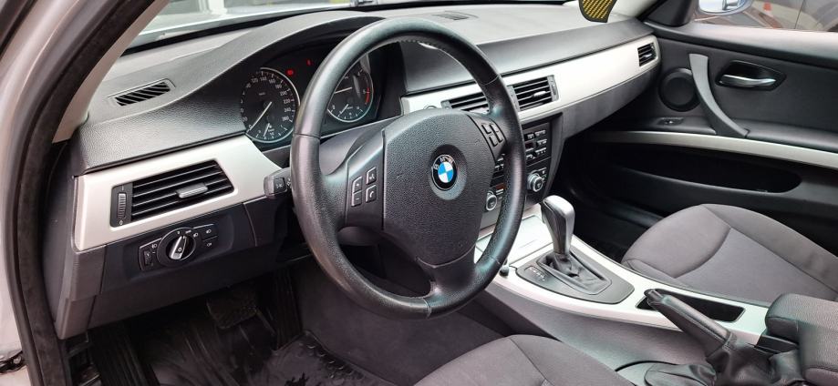 BMW 318d touring, AUT, AUT. DVOJNA KLIMA, LED, SENZORI, NA IME..., fotografija 12