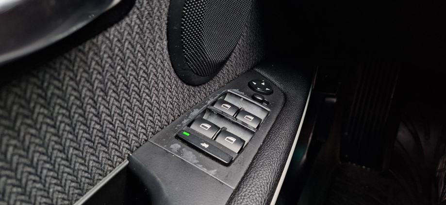 BMW 318d touring, AUT, AUT. DVOJNA KLIMA, LED, SENZORI, NA IME..., fotografija 11
