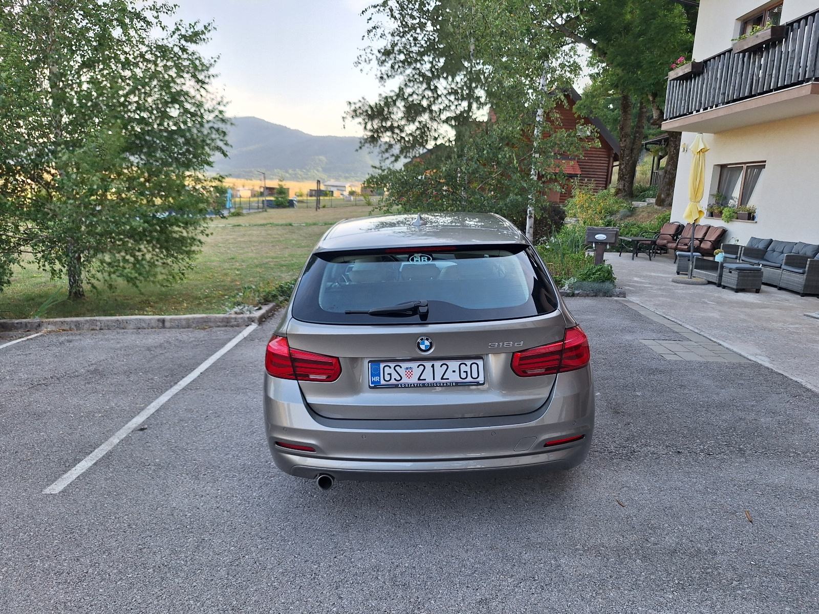 BMW serija 3 Touring 318d automatik, fotografija 5