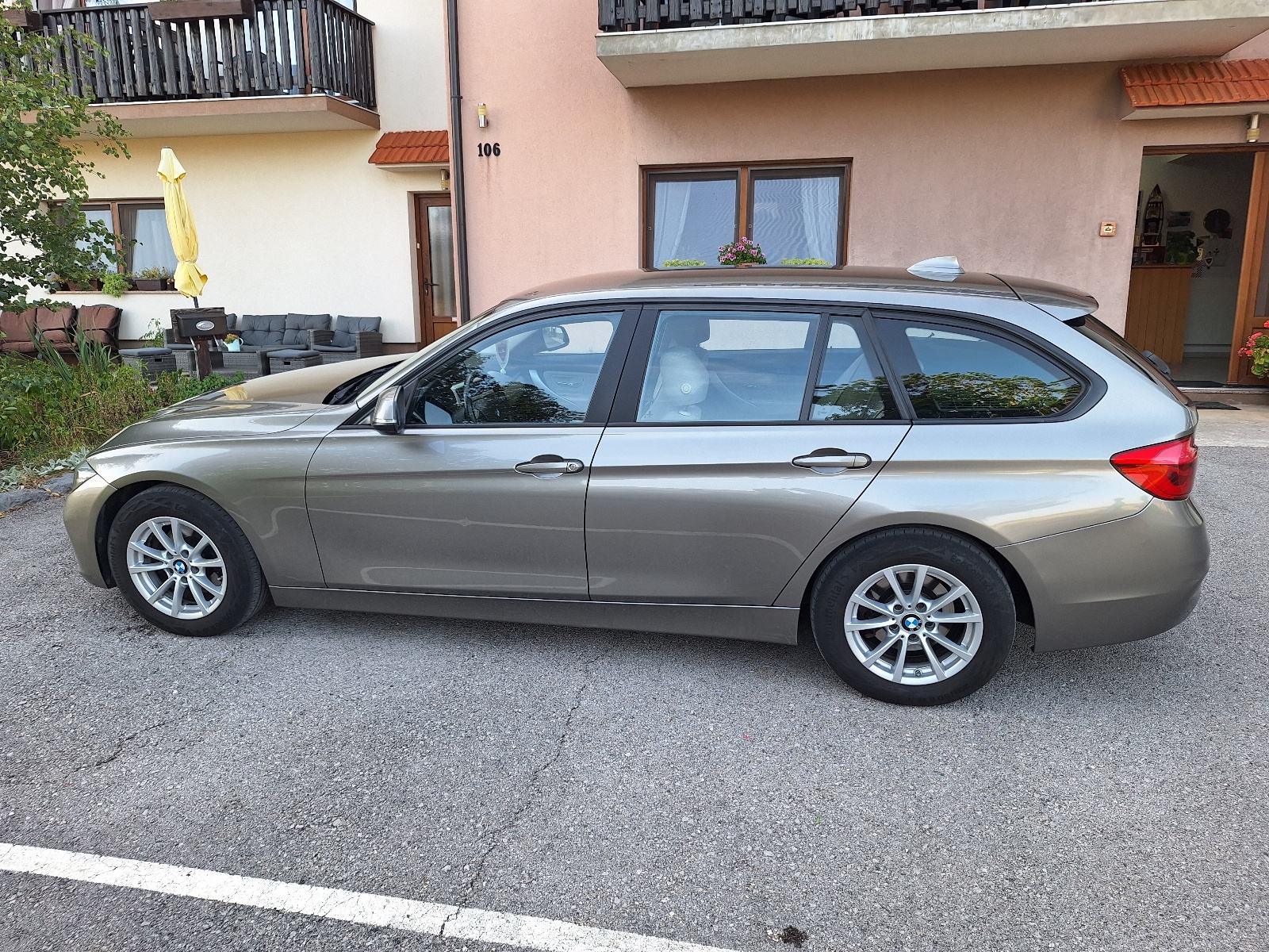 BMW serija 3 Touring 318d automatik, fotografija 7