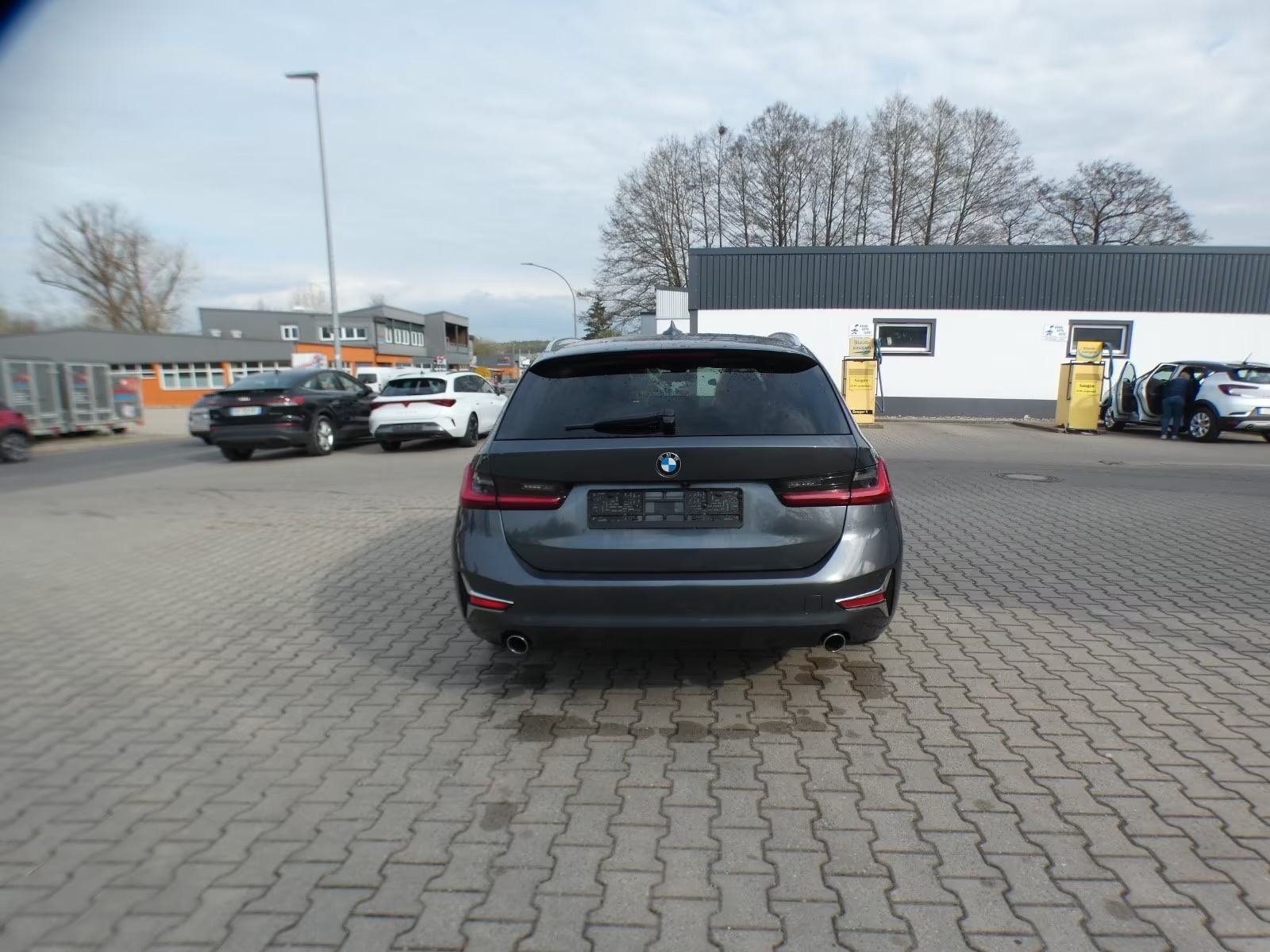 BMW serija 3 Touring 318d automatik, pogled izvana - slika 2