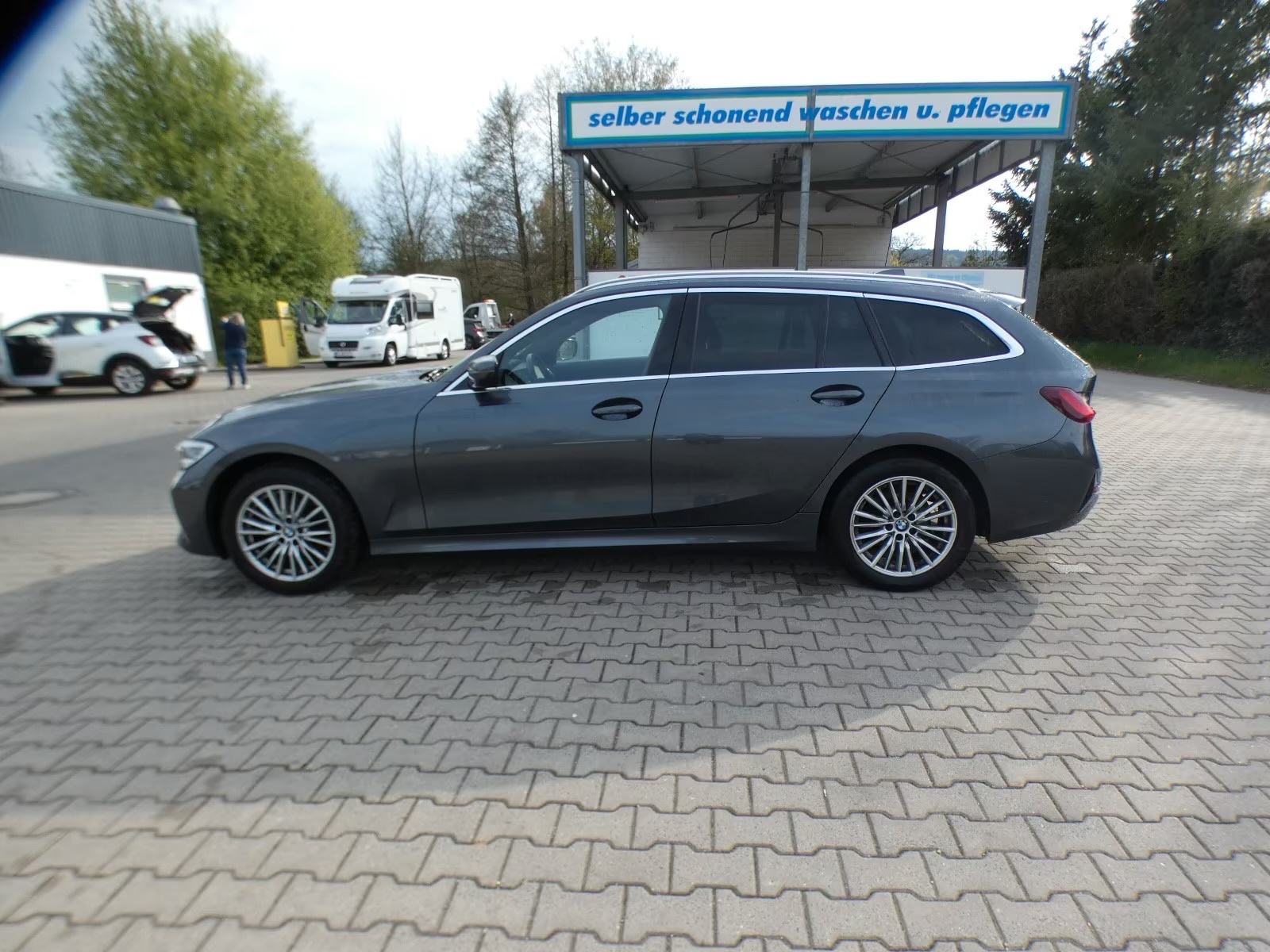 BMW serija 3 Touring 318d automatik, fotografija 6