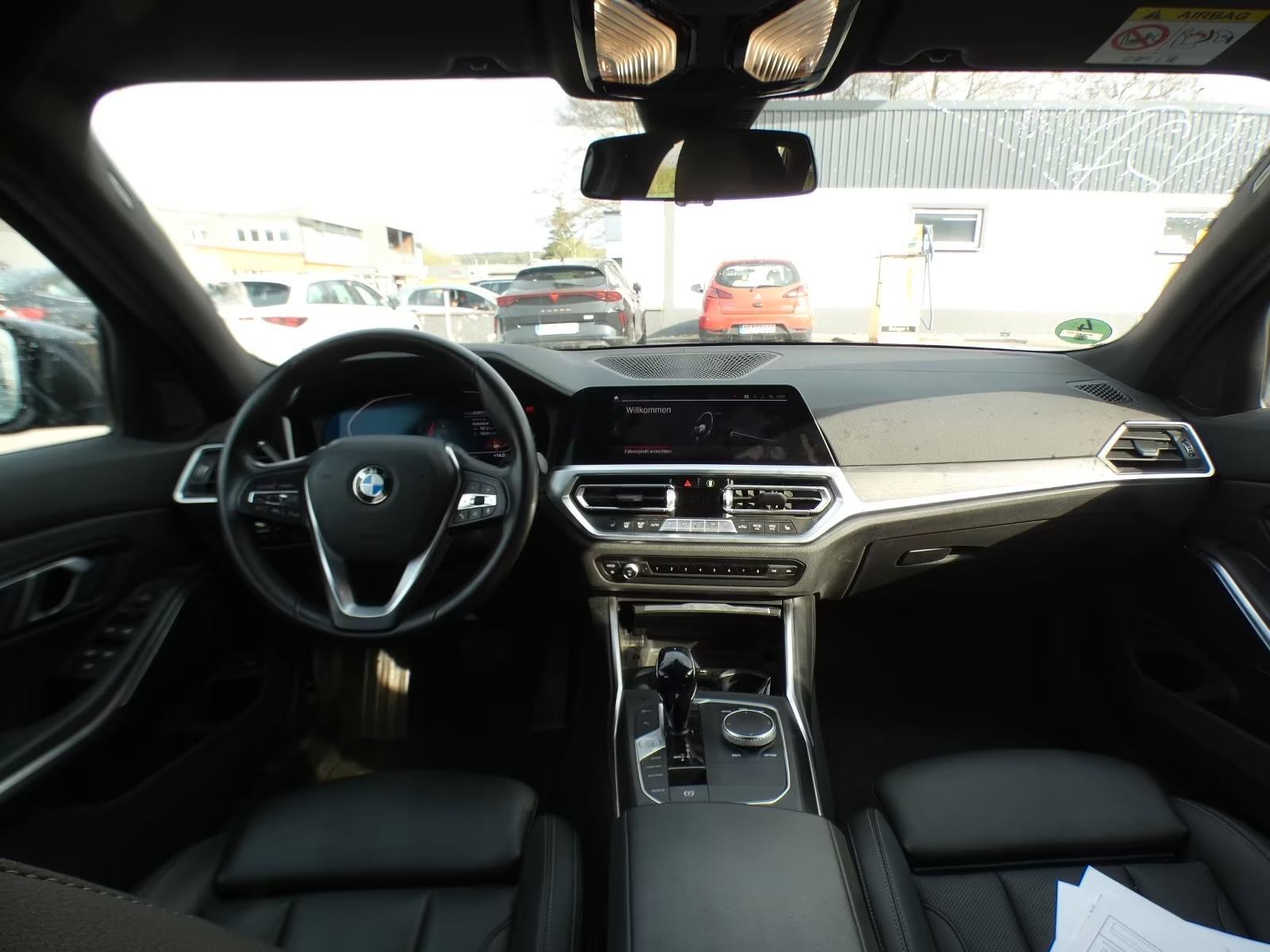 BMW serija 3 Touring 318d automatik, fotografija 7