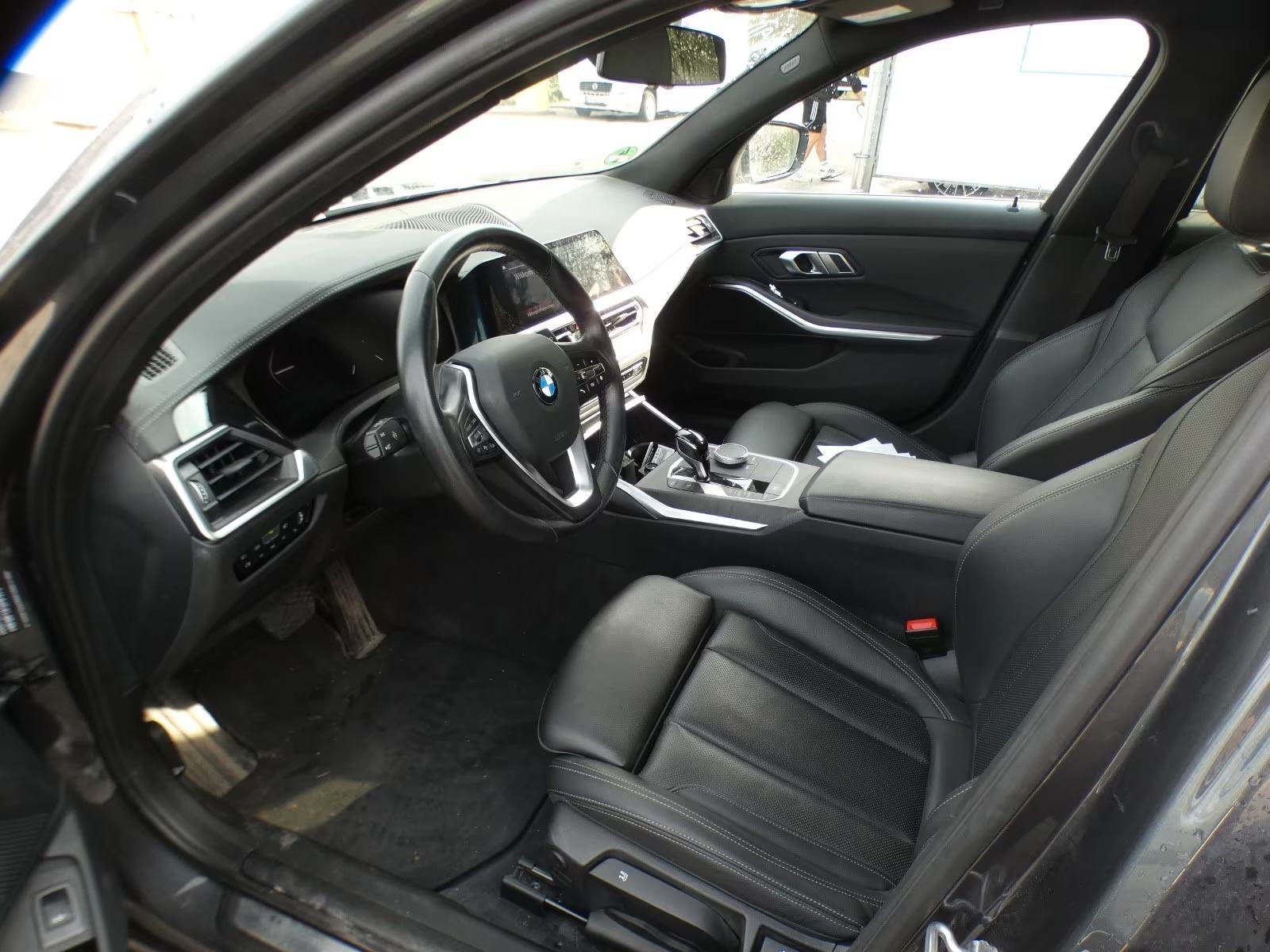 BMW serija 3 Touring 318d automatik, fotografija 8