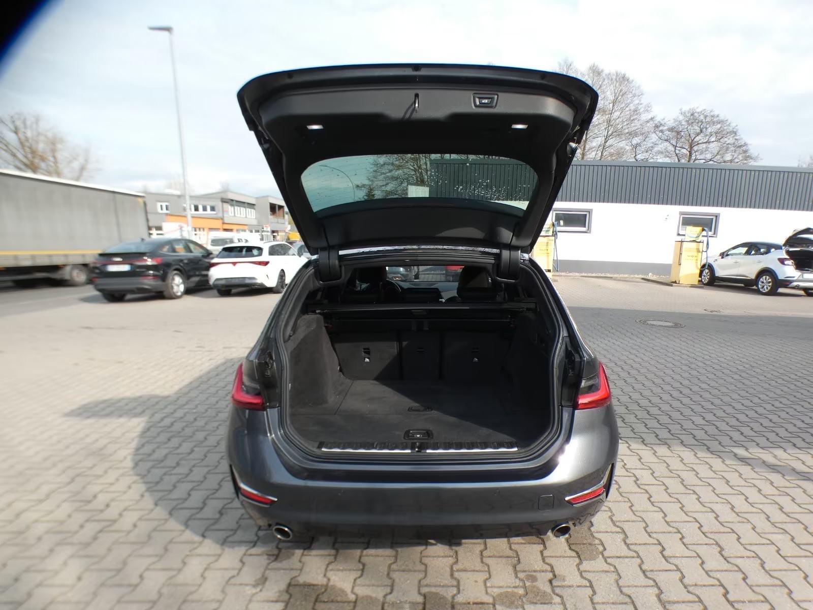 BMW serija 3 Touring 318d automatik, fotografija 10