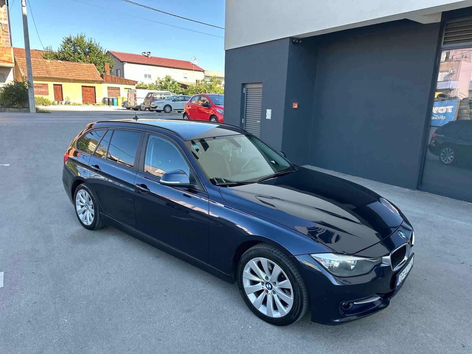 BMW serija 3 Touring 318d automatik, fotografija 2