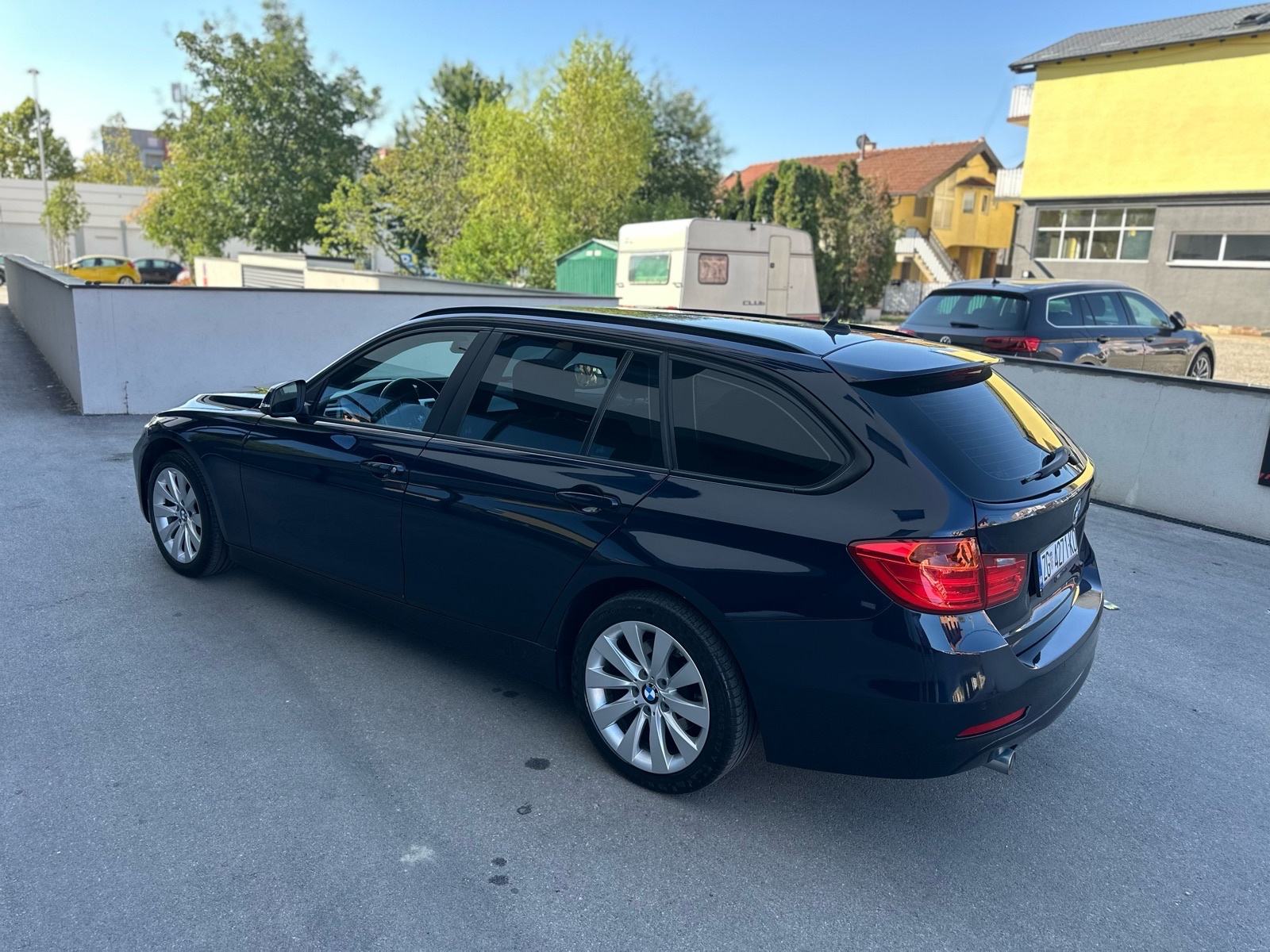 BMW serija 3 Touring 318d automatik, fotografija 4