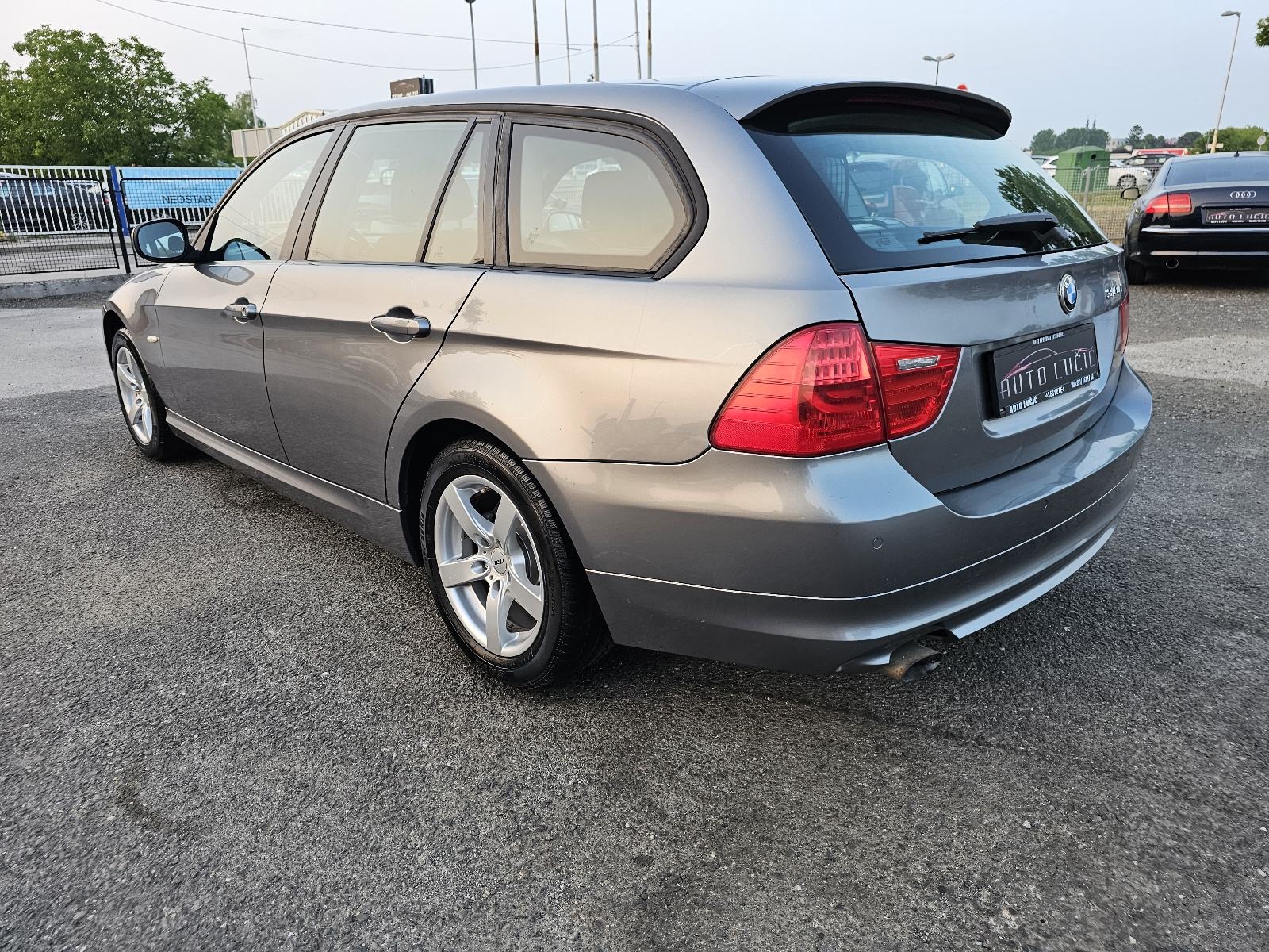 BMW serija 3 Touring 318d ***ODLIČNO-STANJE***6-BRZINA***REDIZAJN***, fotografija 7