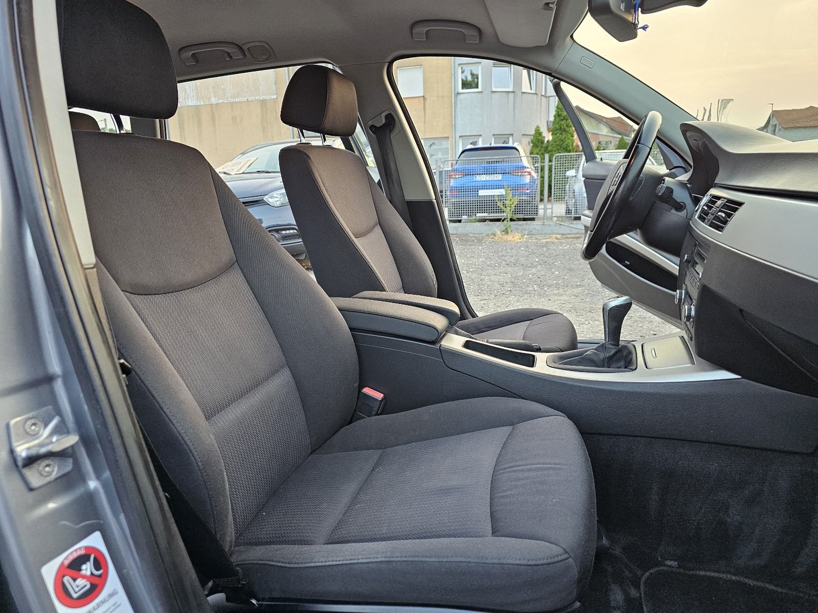 BMW serija 3 Touring 318d ***ODLIČNO-STANJE***6-BRZINA***REDIZAJN***, fotografija 13