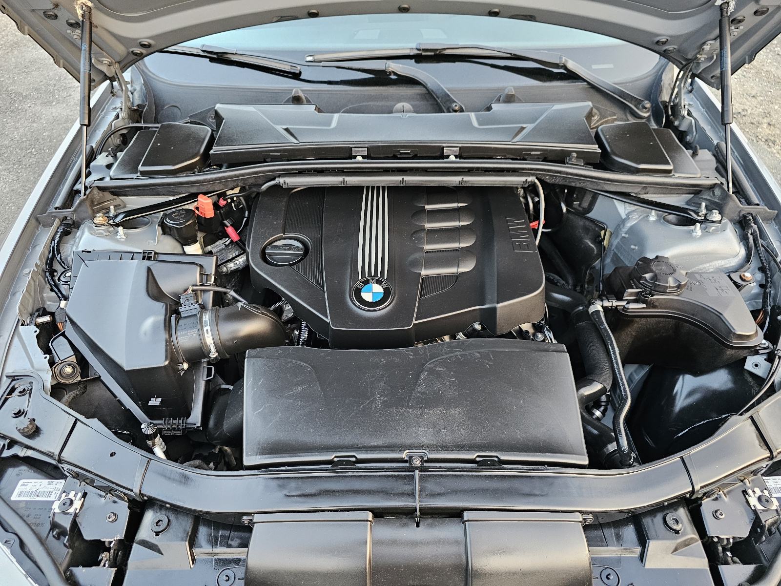 BMW serija 3 Touring 318d ***ODLIČNO-STANJE***6-BRZINA***REDIZAJN***, fotografija 19