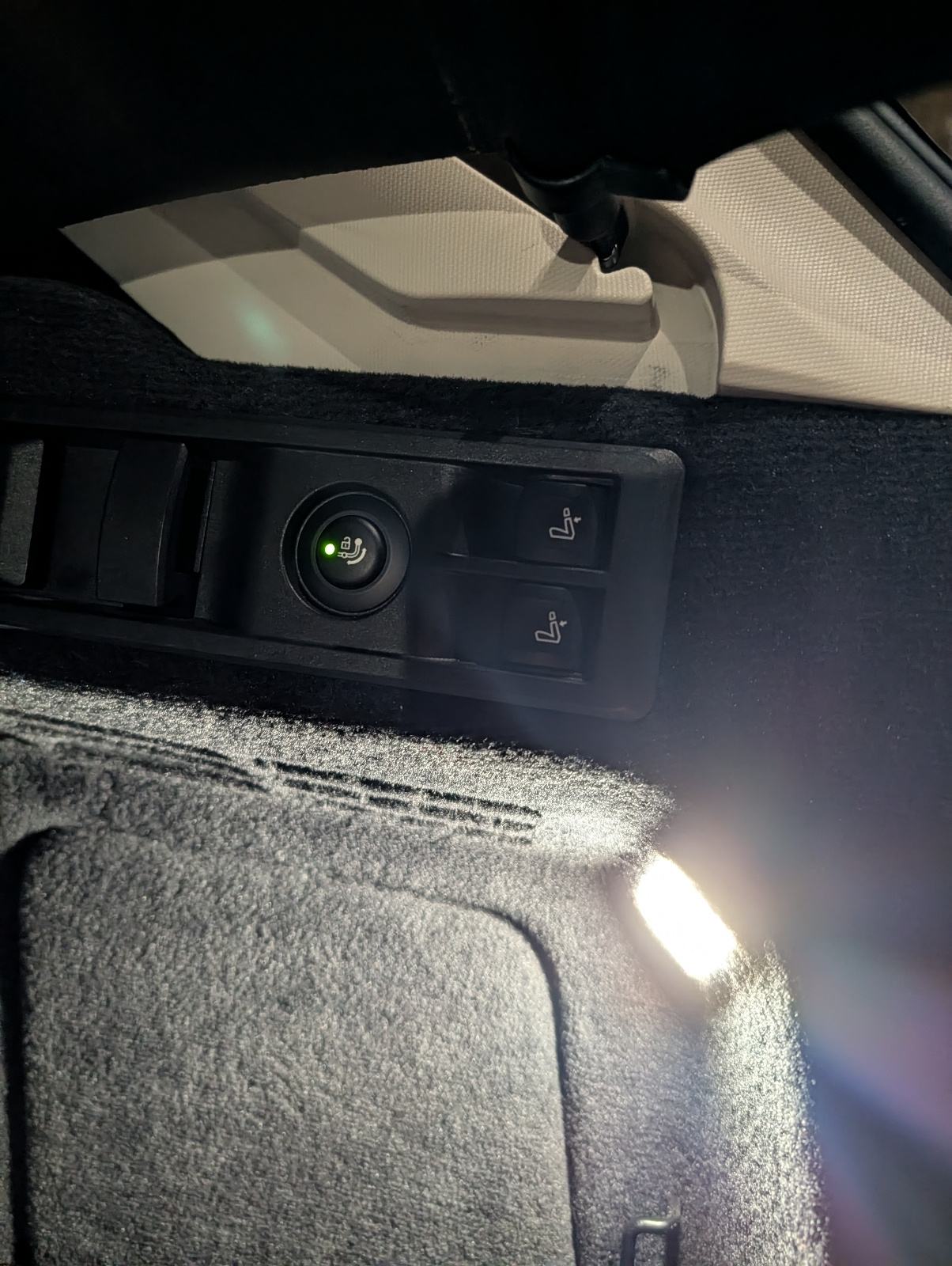 BMW serija 3 Touring 318d, fotografija 13