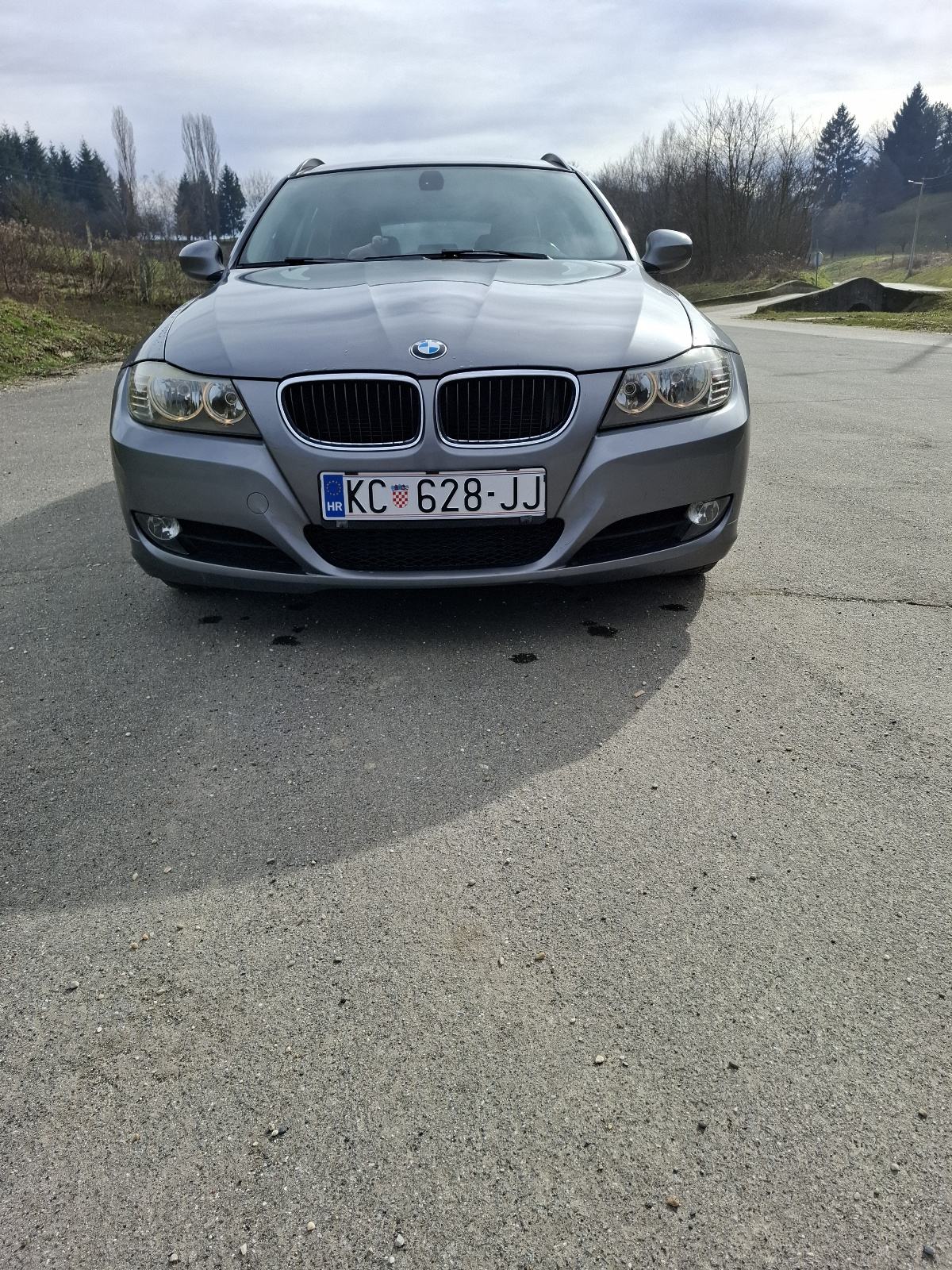 BMW serija 3 Touring 318d, fotografija 2