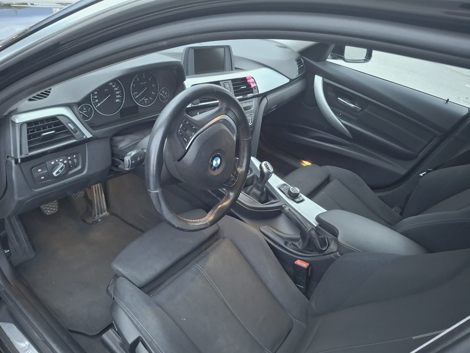 BMW serija 3 Touring 318d, fotografija 5
