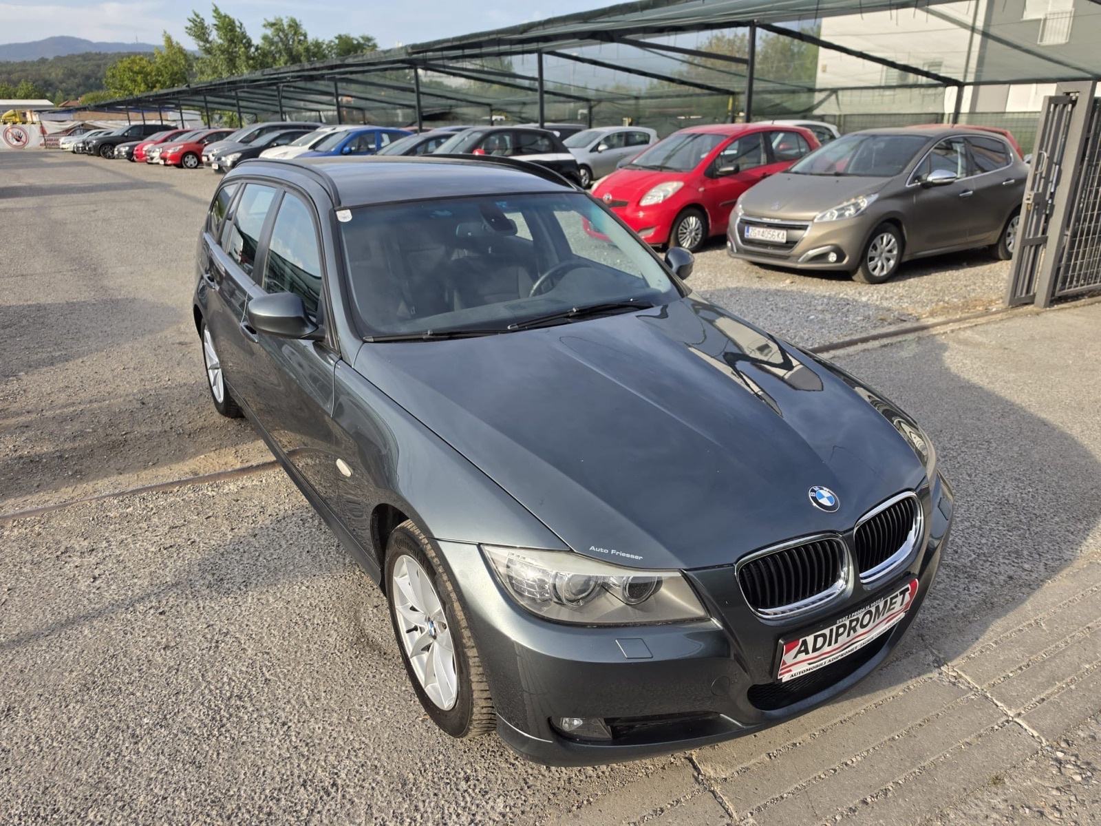BMW serija 3 Touring 318d / REG 1 GOD / XENON !, fotografija 9