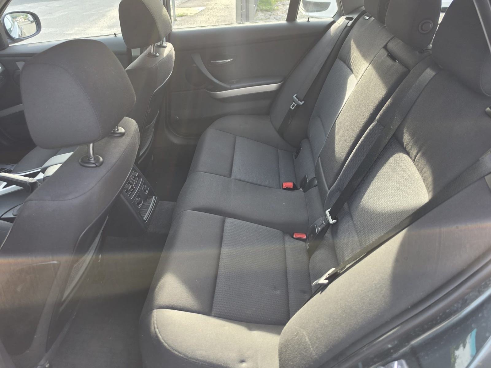 BMW serija 3 Touring 318d / REG 1 GOD / XENON !, fotografija 12