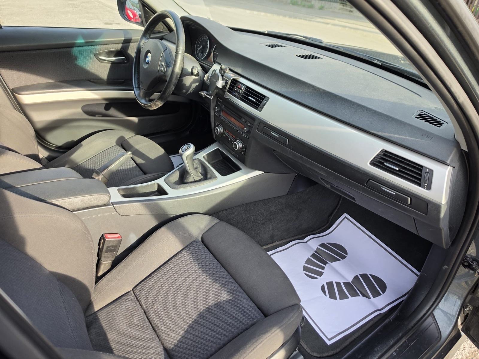 BMW serija 3 Touring 318d / REG 1 GOD / XENON !, fotografija 20