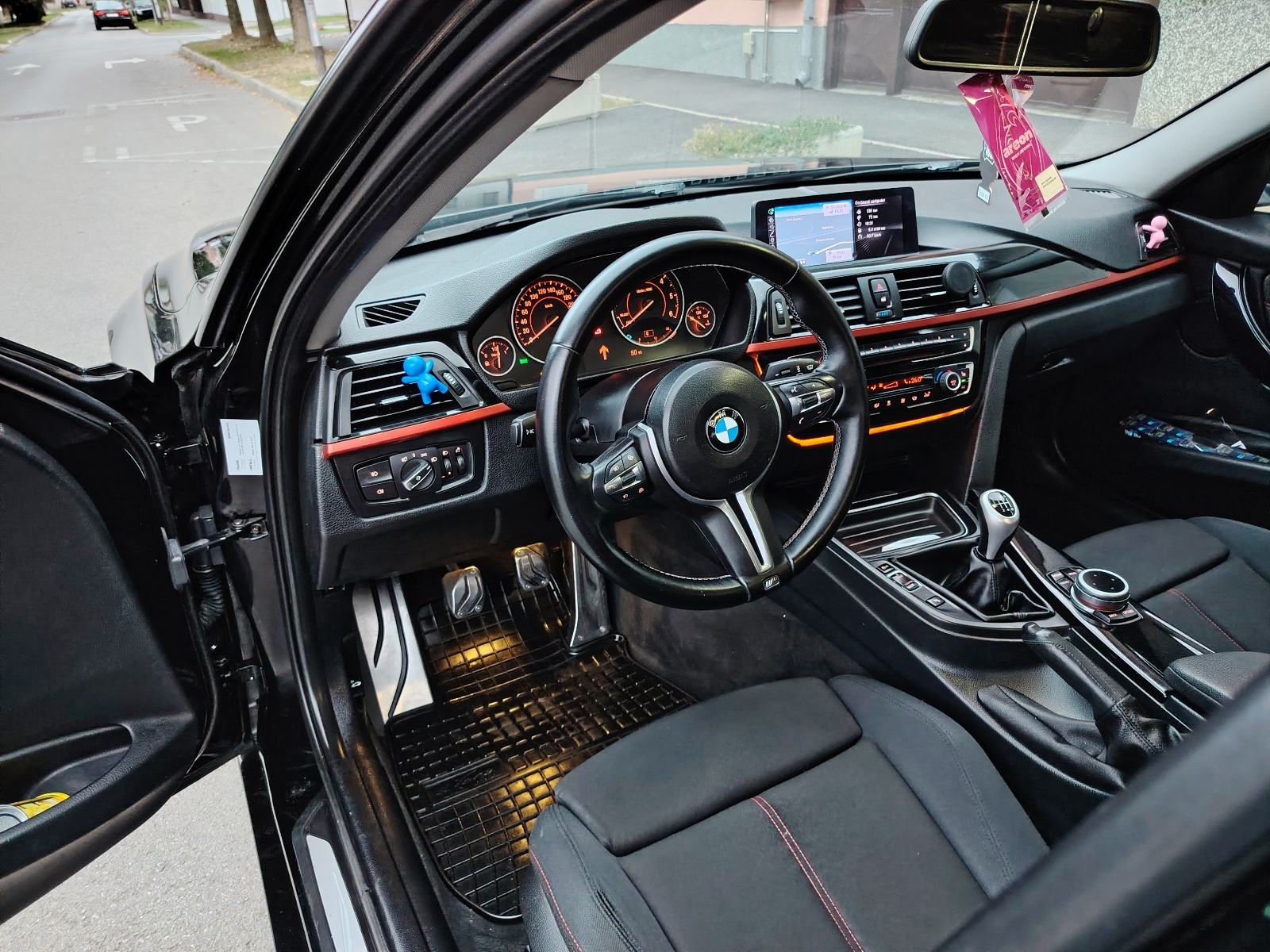 BMW serija 3 Touring 318d, fotografija 8