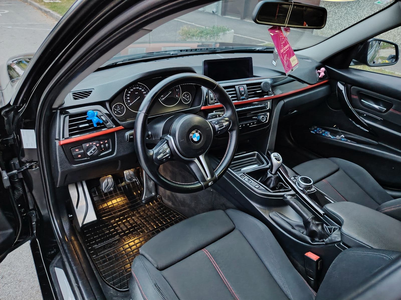 BMW serija 3 Touring 318d, fotografija 7