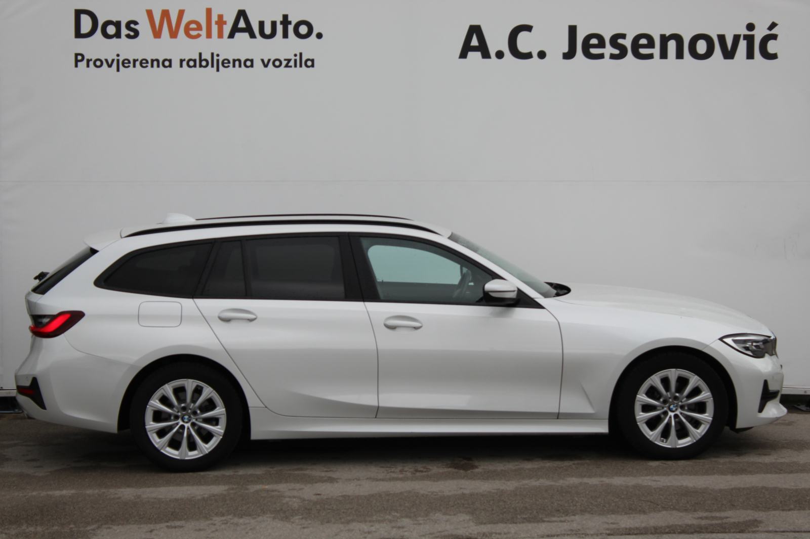 BMW serija 3 Touring 318d, fotografija 4