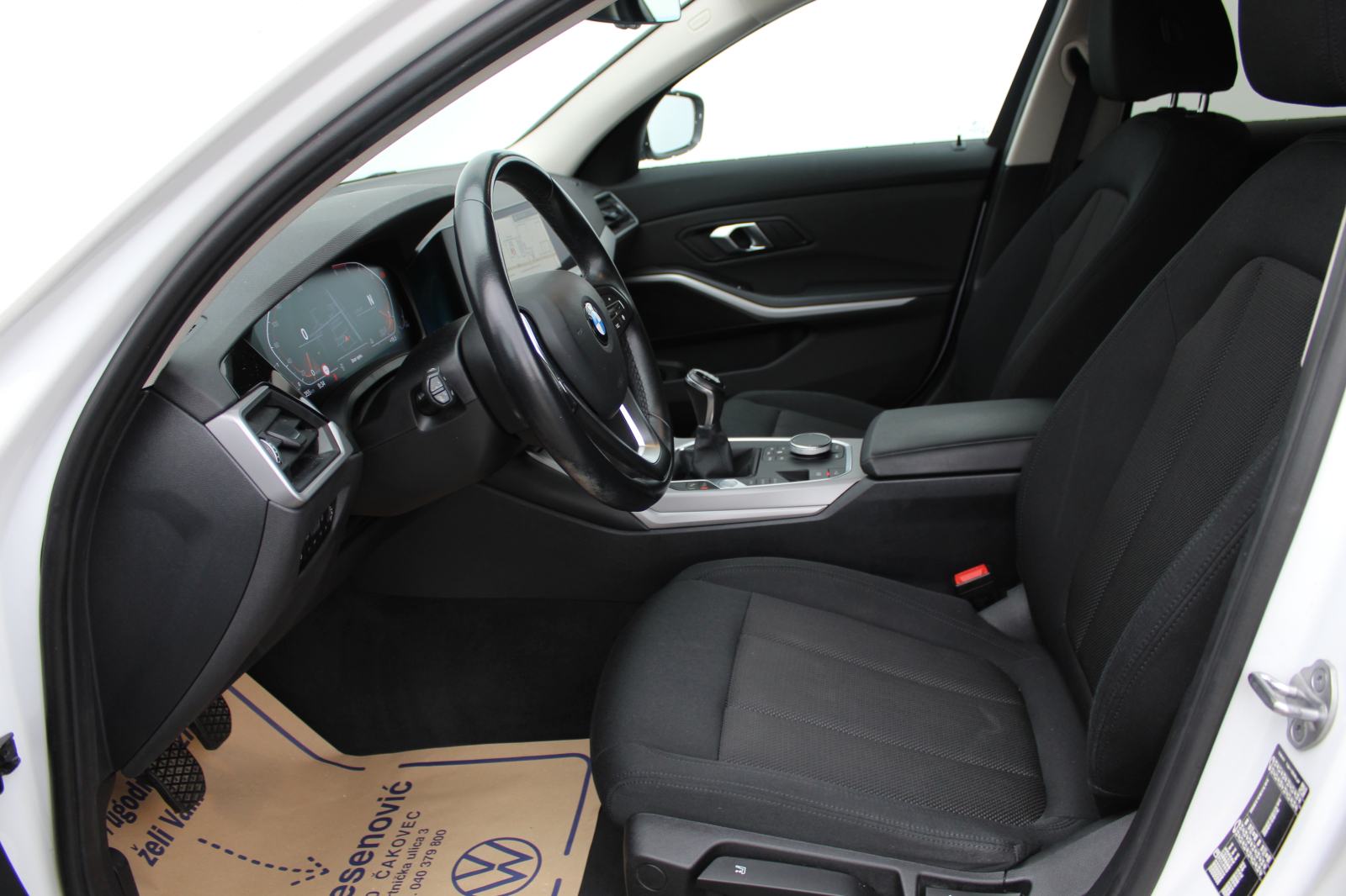 BMW serija 3 Touring 318d, fotografija 8