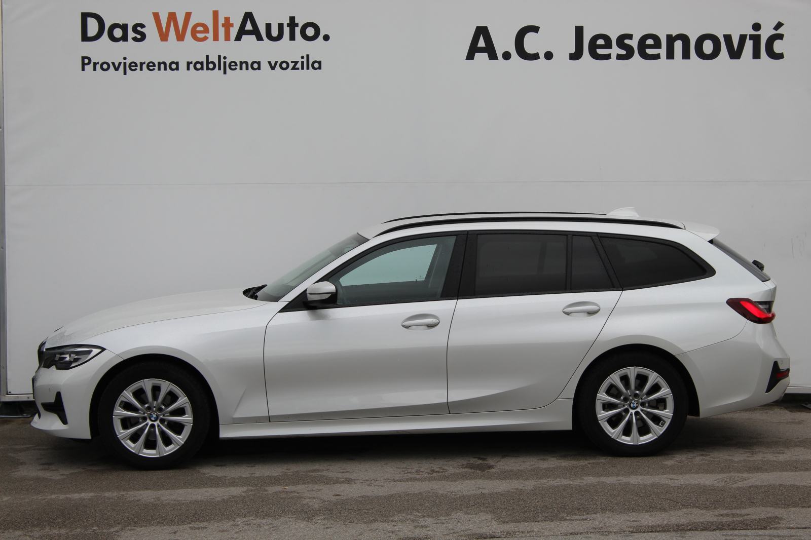 BMW serija 3 Touring 318d, fotografija 6
