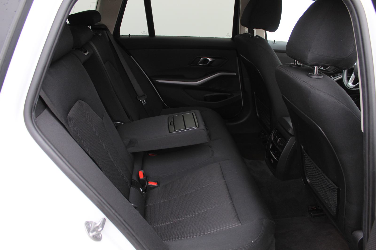 BMW serija 3 Touring 318d, fotografija 13