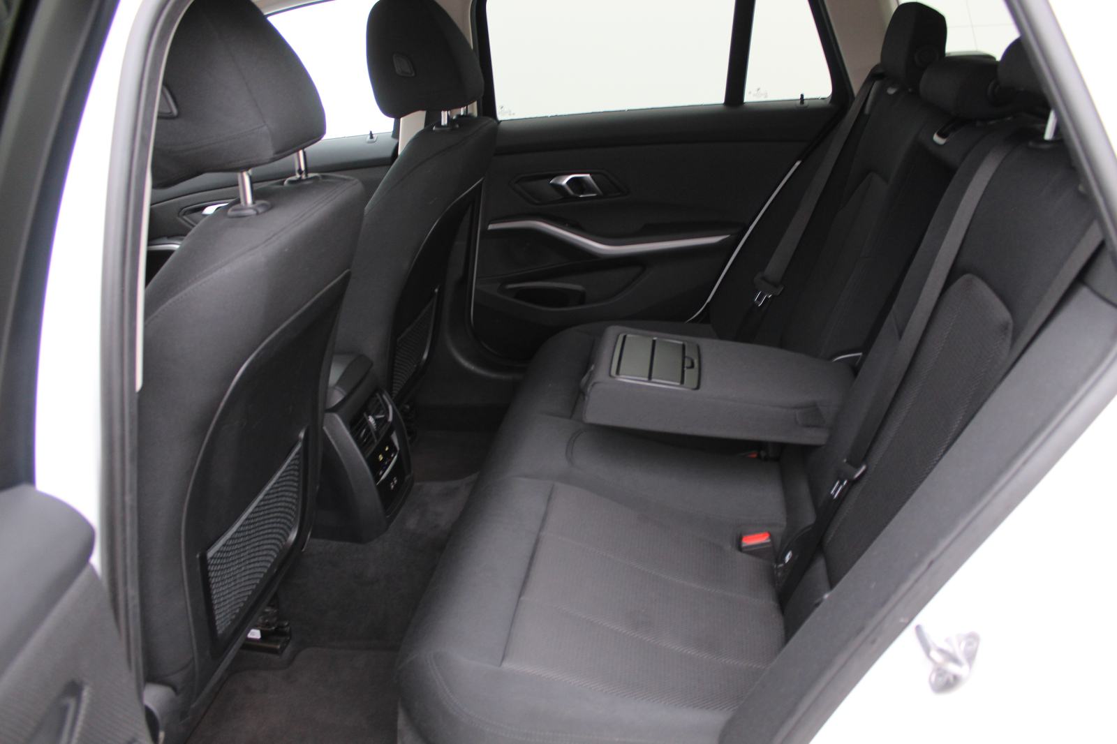 BMW serija 3 Touring 318d, fotografija 11