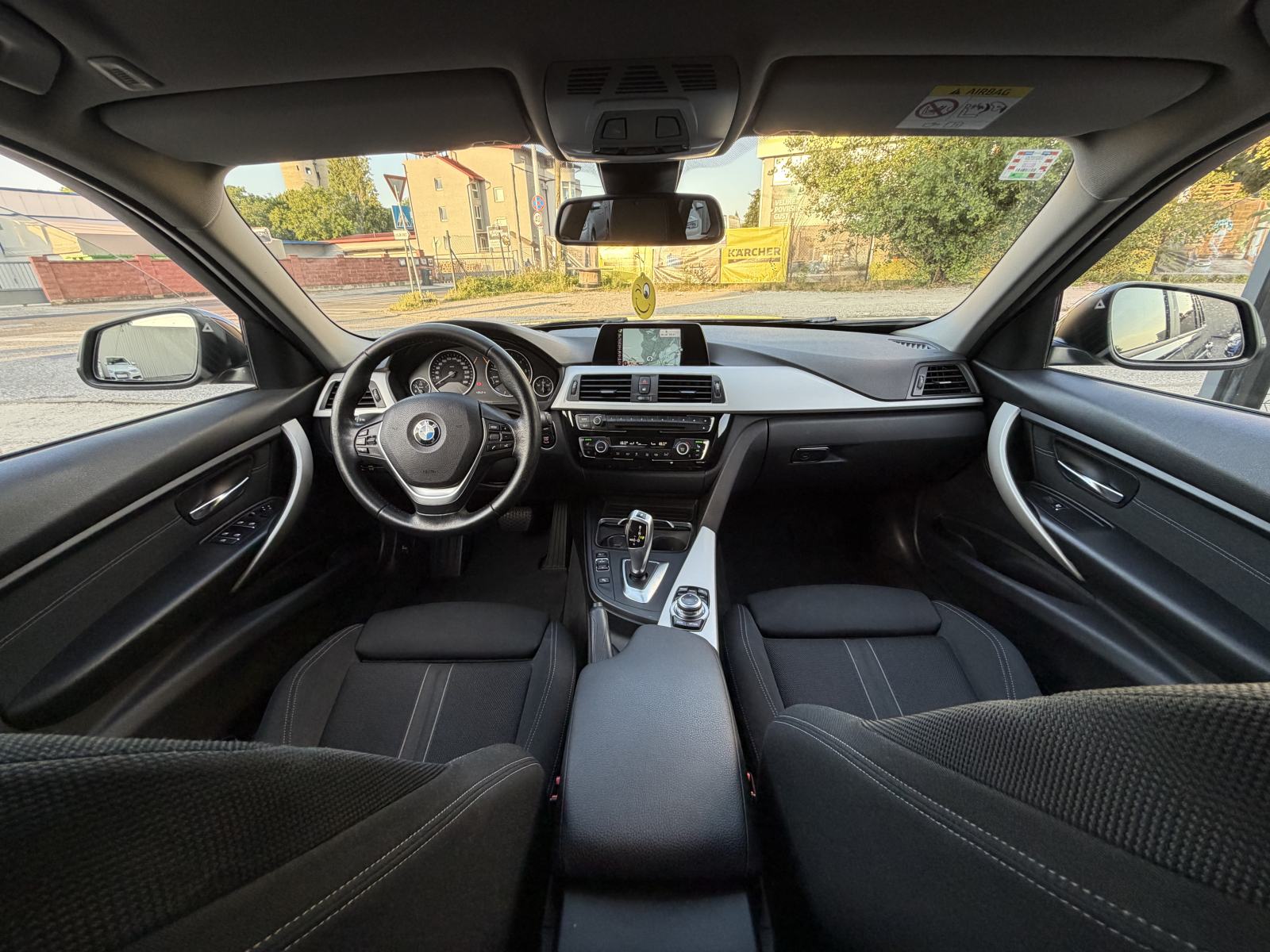 BMW serija 3 Touring 318d Sport LCI-AUTOMATIK-LED-REG.1 GOD.-MOD.2017, fotografija 17