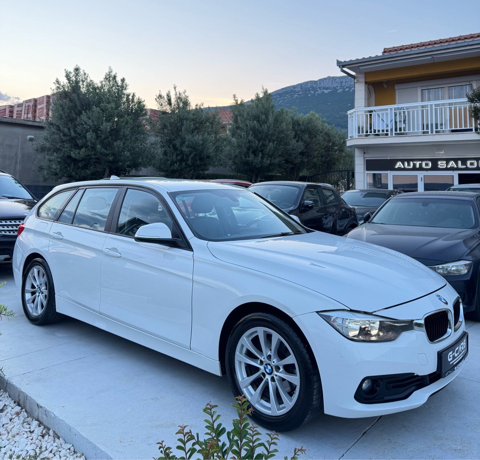 BMW serija 3 Touring 320d AUTOMATIK—Mod 2017 LCI—PRO NAVI—KOŽA—PDC—TOP, fotografija 13