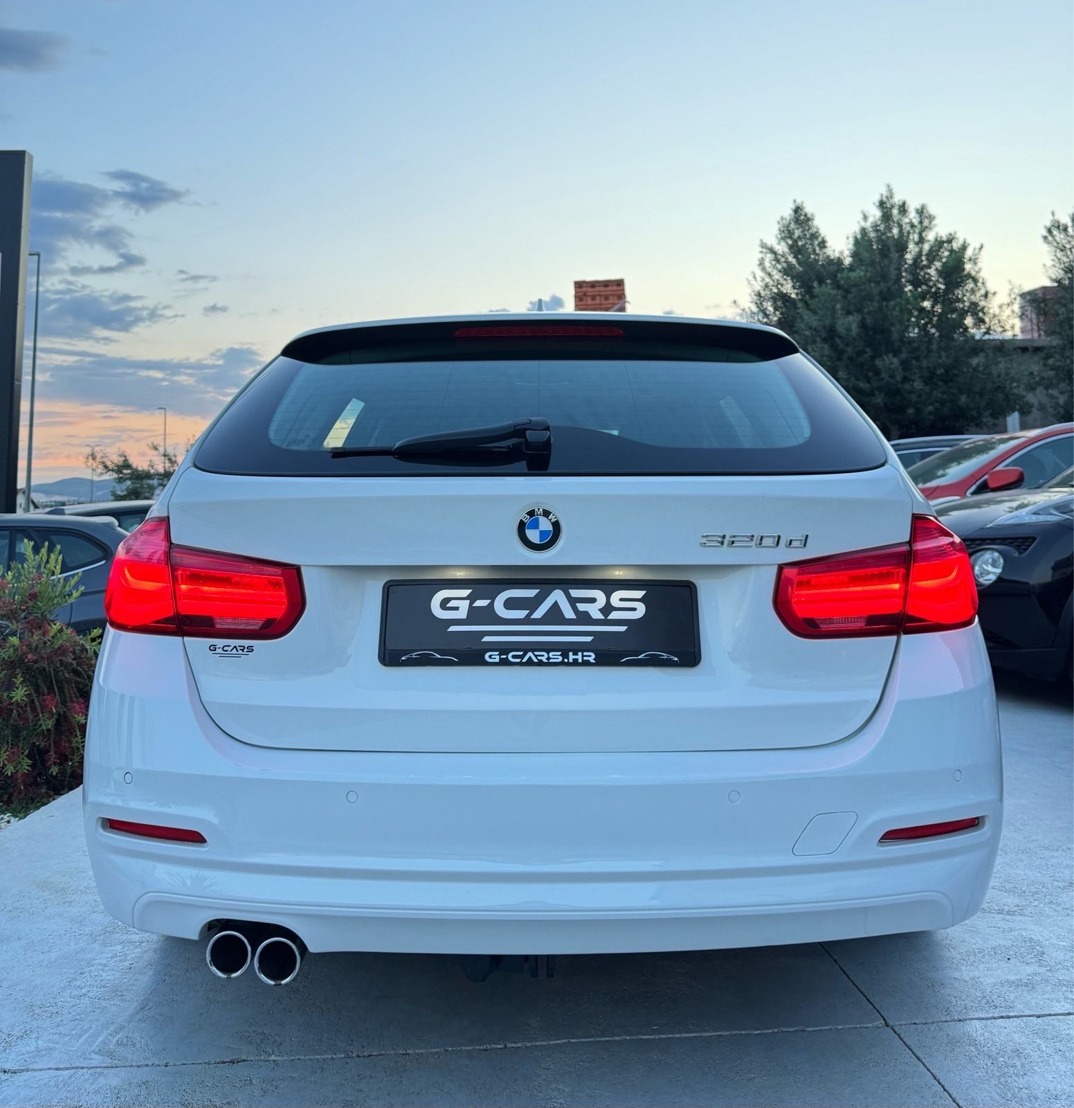 BMW serija 3 Touring 320d AUTOMATIK—Mod 2017 LCI—PRO NAVI—KOŽA—PDC—TOP, fotografija 8