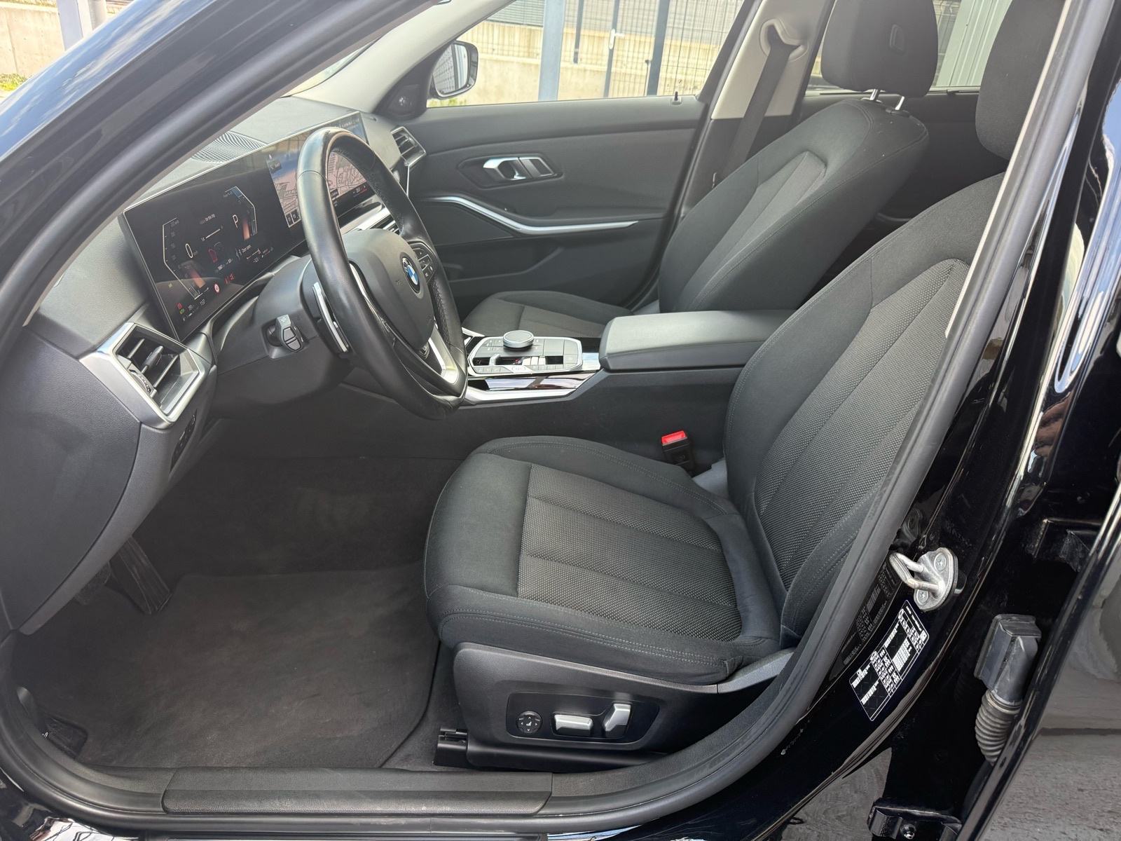 BMW serija 3 Touring 320d*AUTOMATIK*PANO*H&K*LASER*, fotografija 12