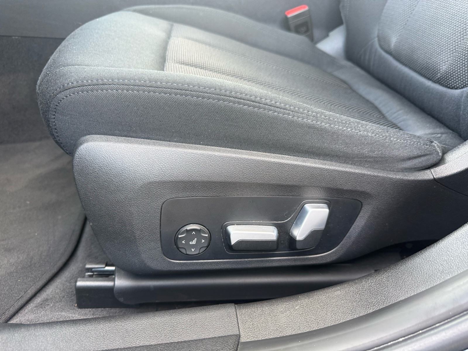 BMW serija 3 Touring 320d*AUTOMATIK*PANO*H&K*LASER*, fotografija 13