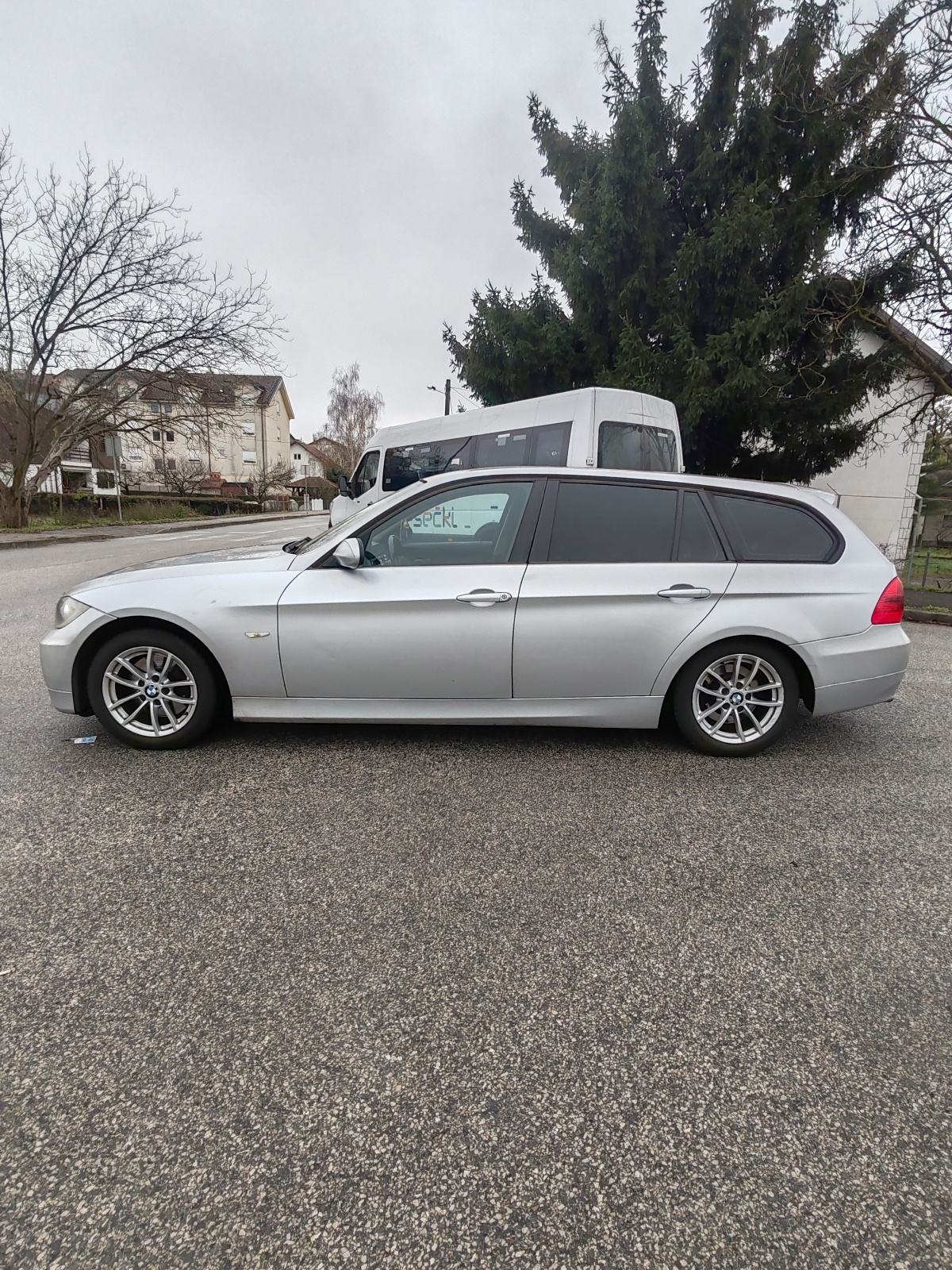 BMW serija 3 Touring 320d automatik, fotografija 3