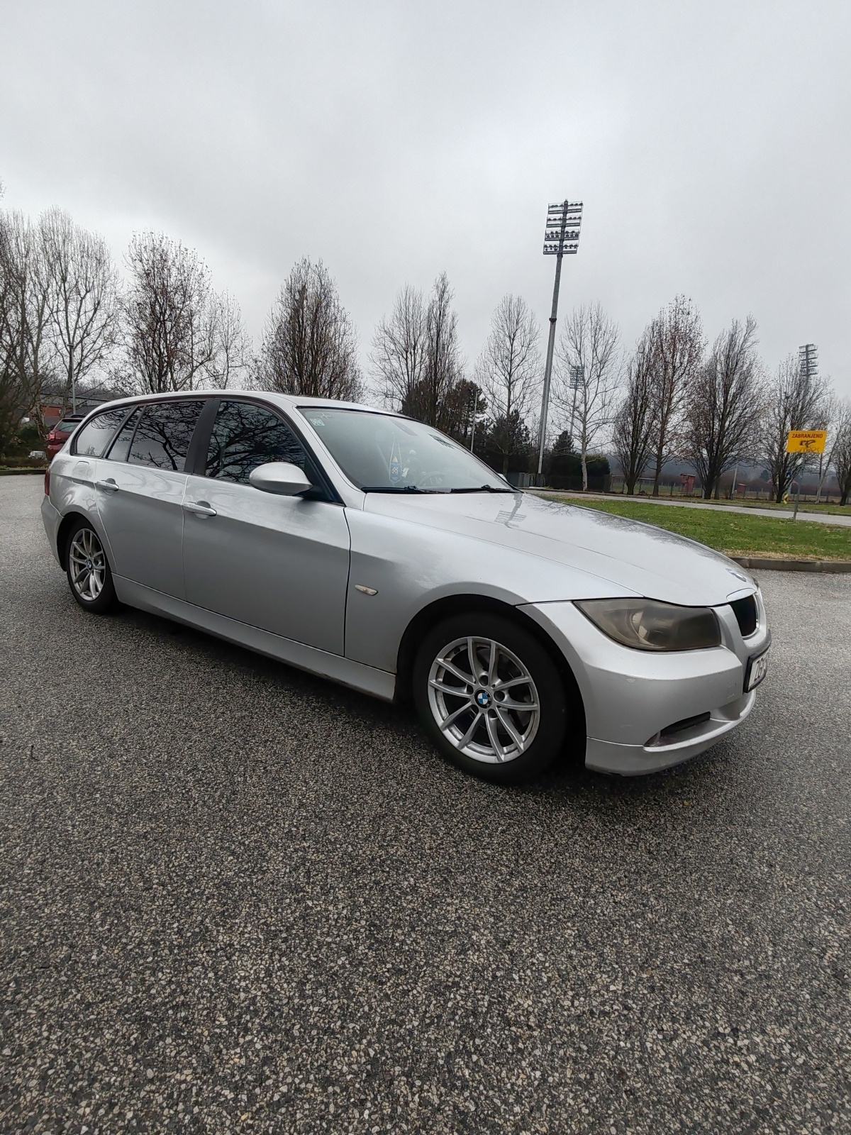 BMW serija 3 Touring 320d automatik, fotografija 8