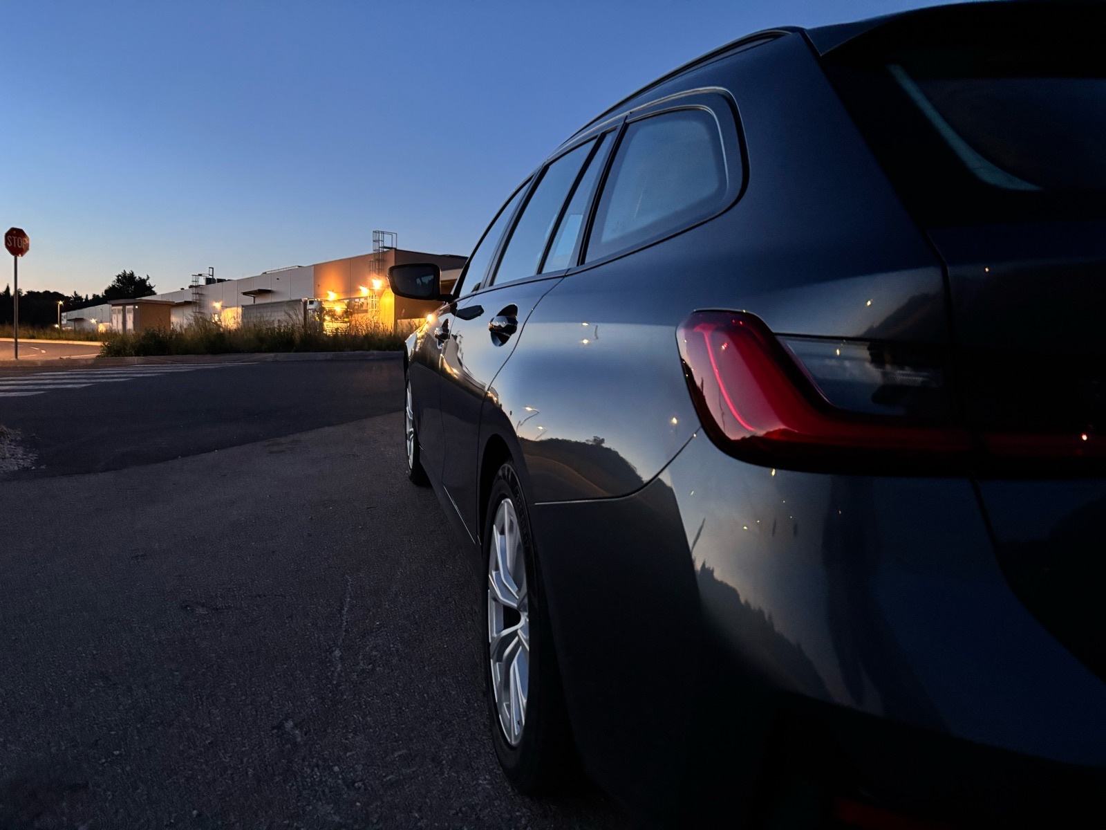 BMW serija 3 Touring 320d automatik, fotografija 2
