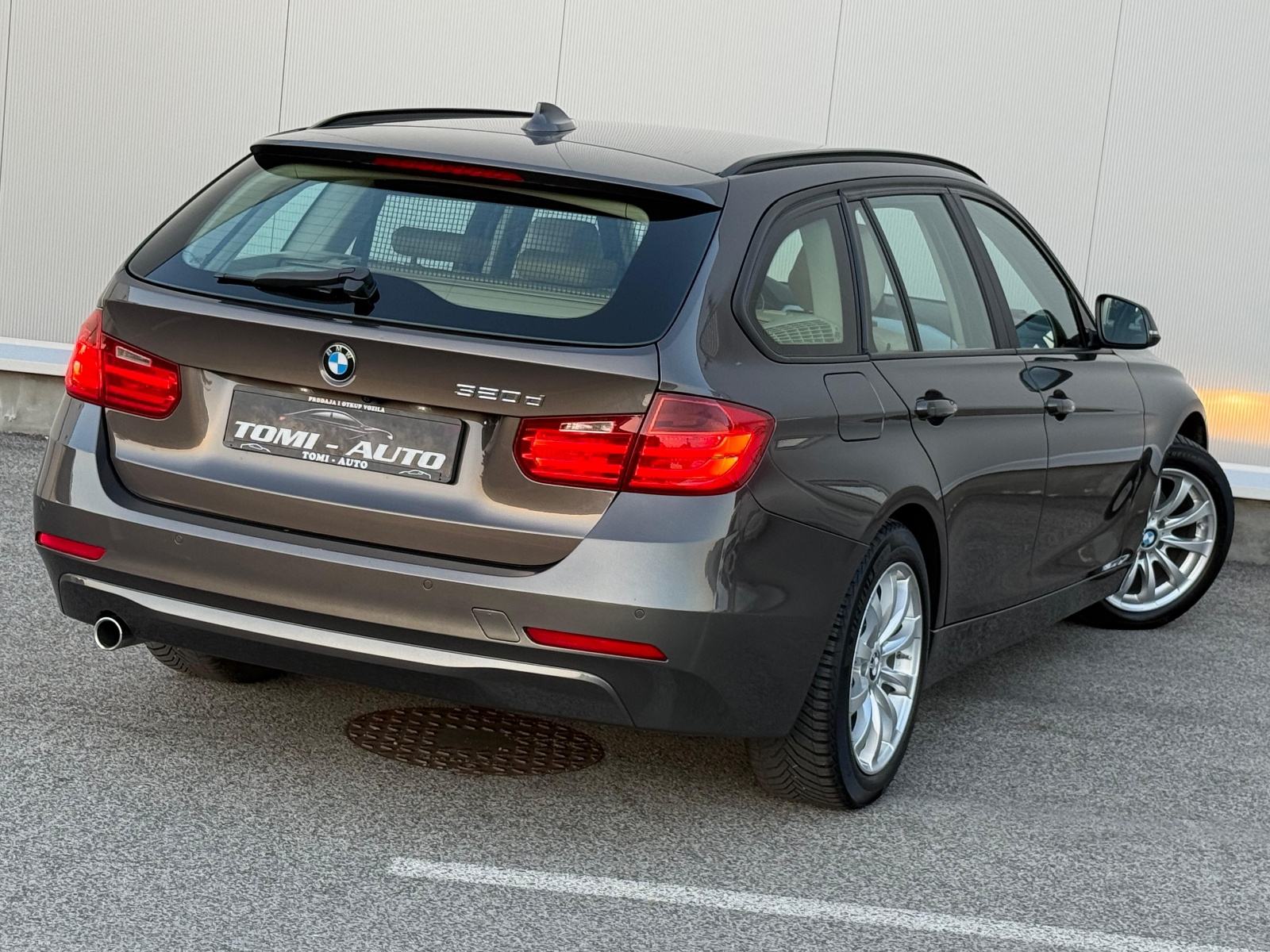 BMW 320 D☆NAVIGACIJA☆DIG.KLIMA☆VELIKI SERVIS☆ALU FELGE☆KOŽA☆, fotografija 5