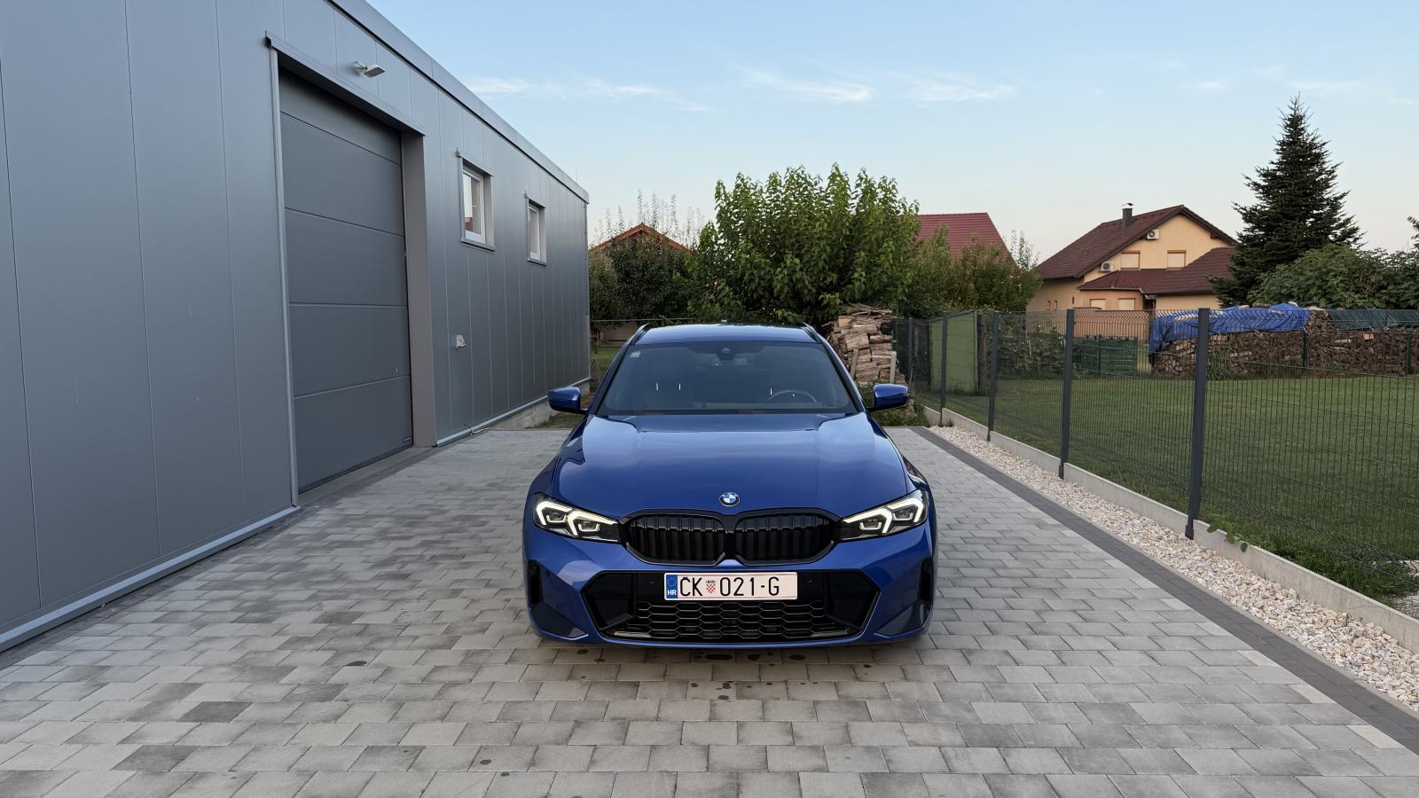BMW serija 3 Touring 320d automatik, M paket, fotografija 2