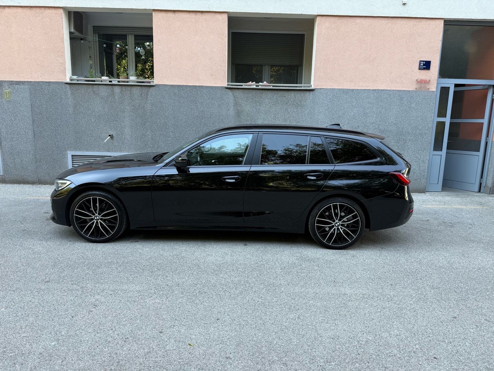 BMW serija 3 Touring 320d automatik, fotografija 6