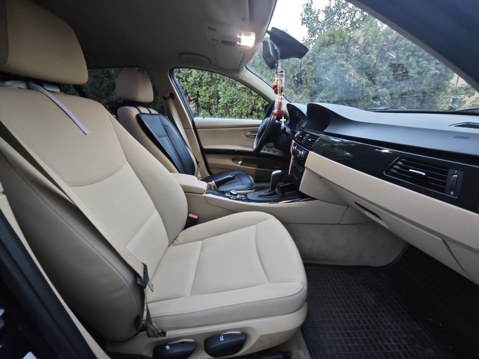 BMW serija 3 Touring 320d automatik, fotografija 11