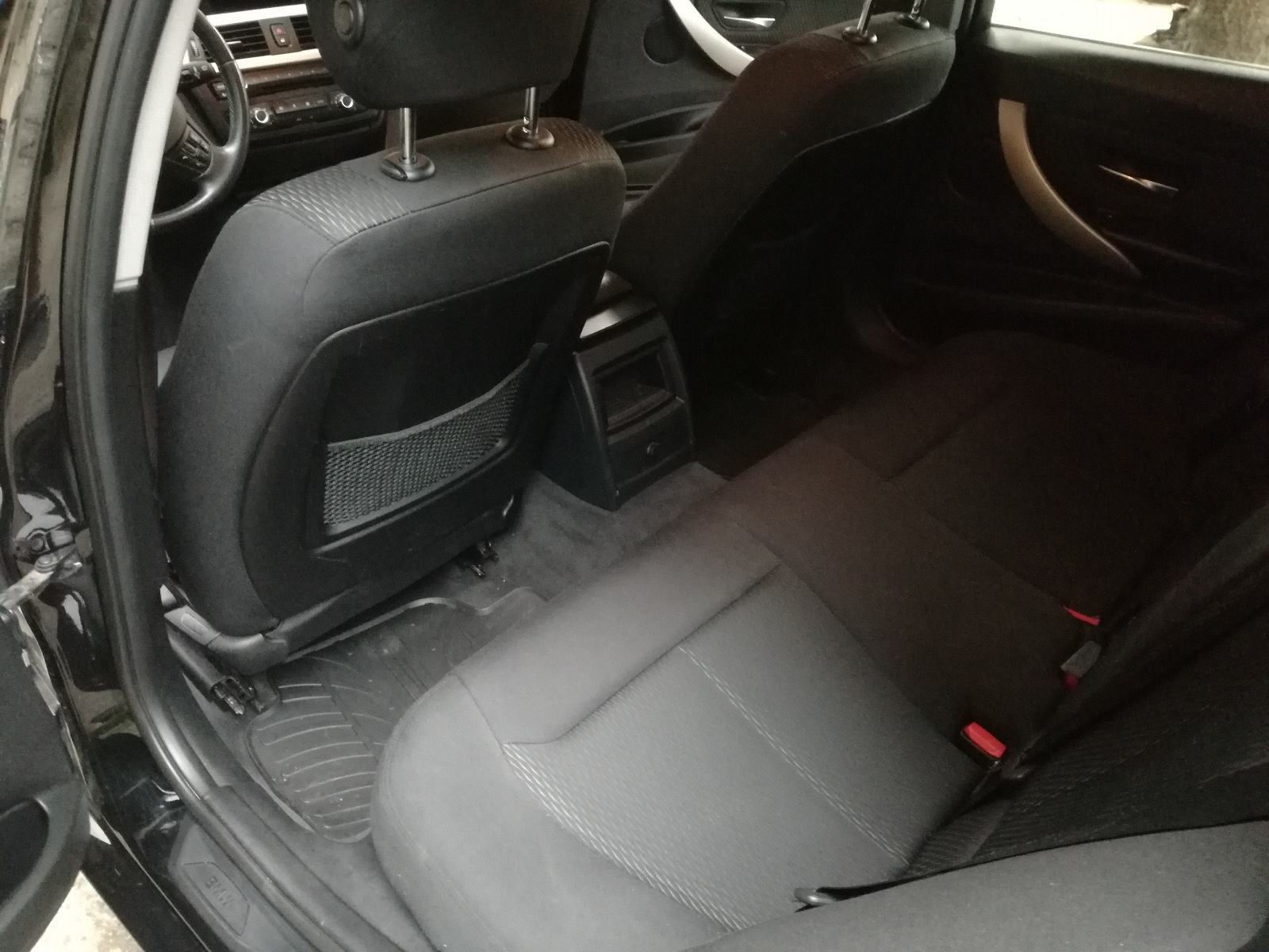 BMW serija 3 Touring 318d, fotografija 5