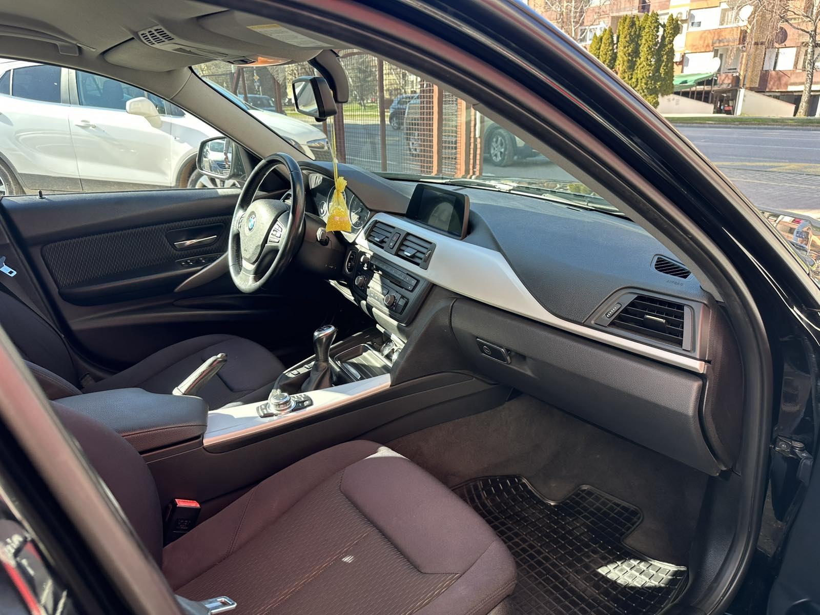 BMW serija 3 Touring 320d, fotografija 16