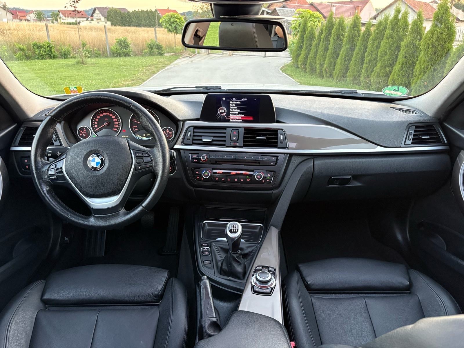 BMW serija 3 Touring 320d*Efficient dinamic*Mineral bijela*Ful oprema*, fotografija 12
