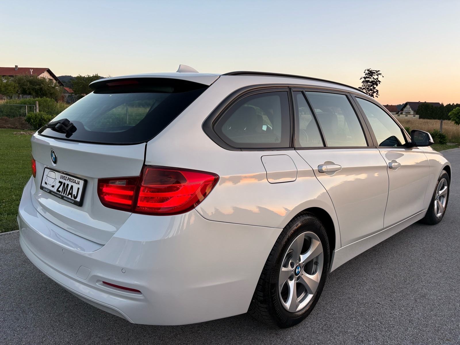 BMW serija 3 Touring 320d*Efficient dinamic*Mineral bijela*Ful oprema*, fotografija 7